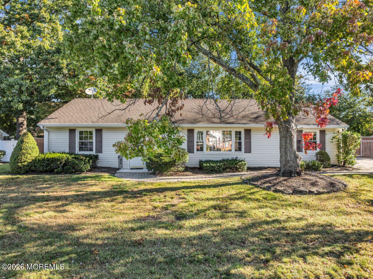 484 Apple Valley Drive Image 2