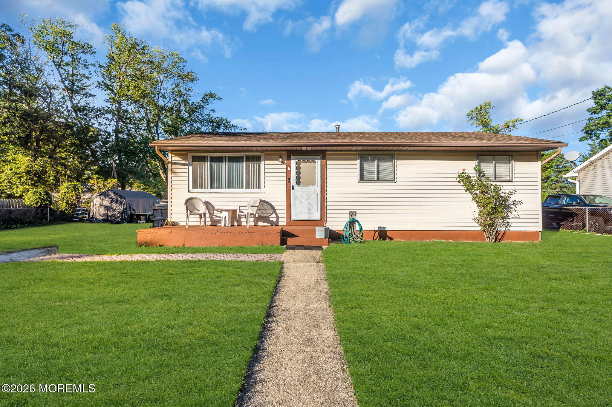 6 Beam Avenue Image 2