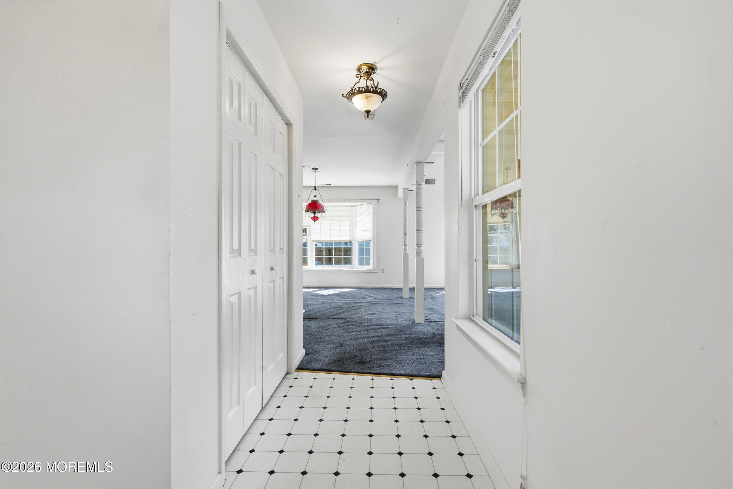711 Anglesea Avenue Image 4