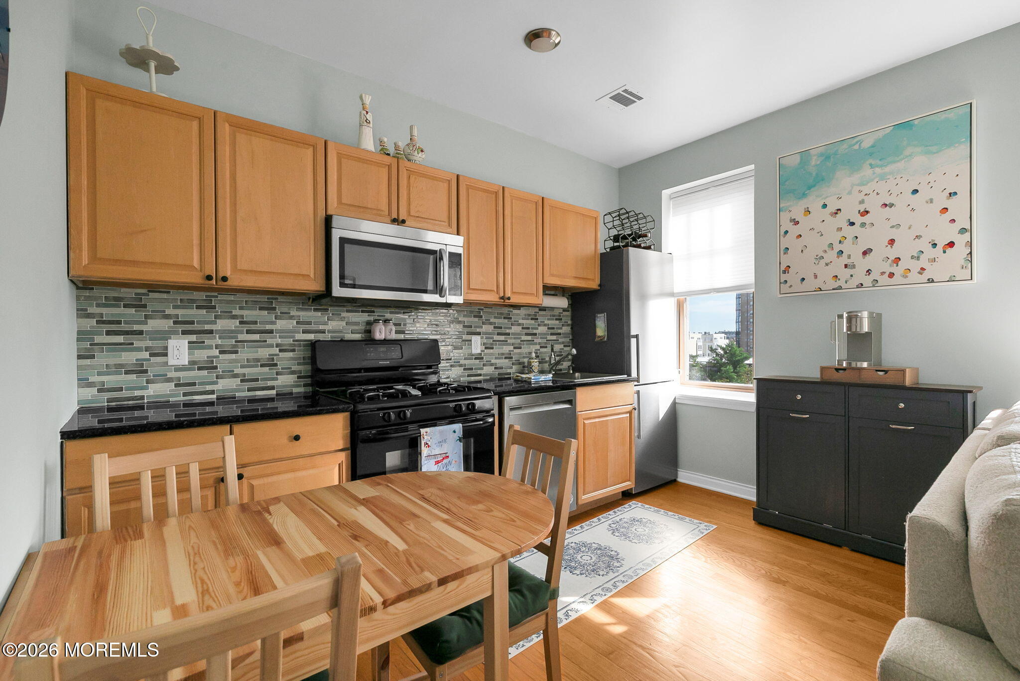218 2nd Avenue 304 E Image 3
