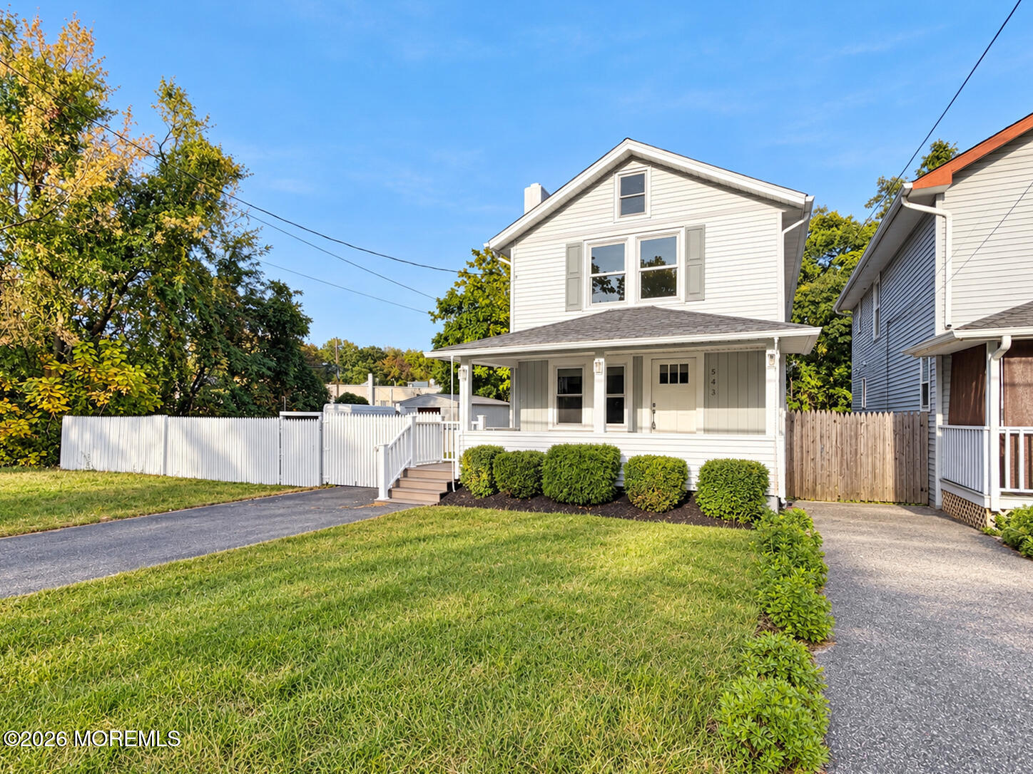 543 N Riverside Drive Image 2