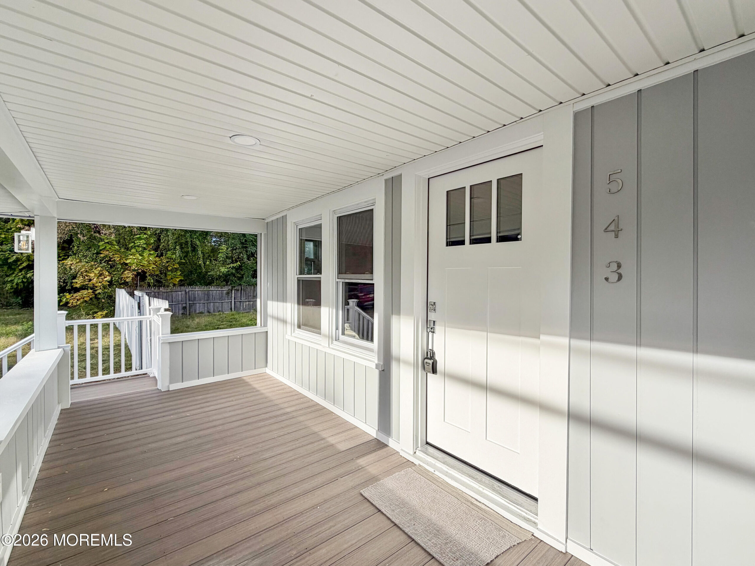 543 N Riverside Drive Image 3