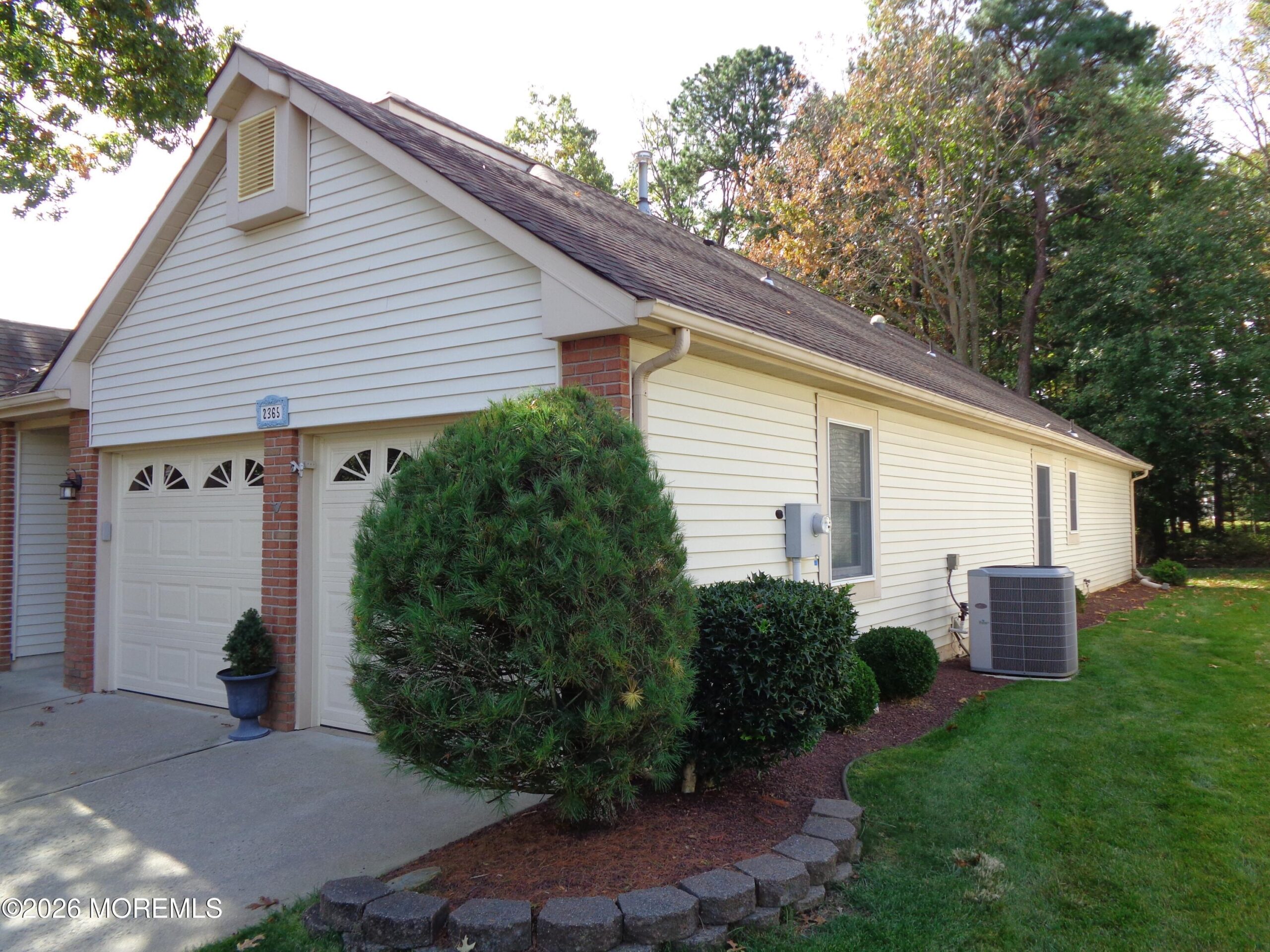 2365 Agincourt Road Image 4