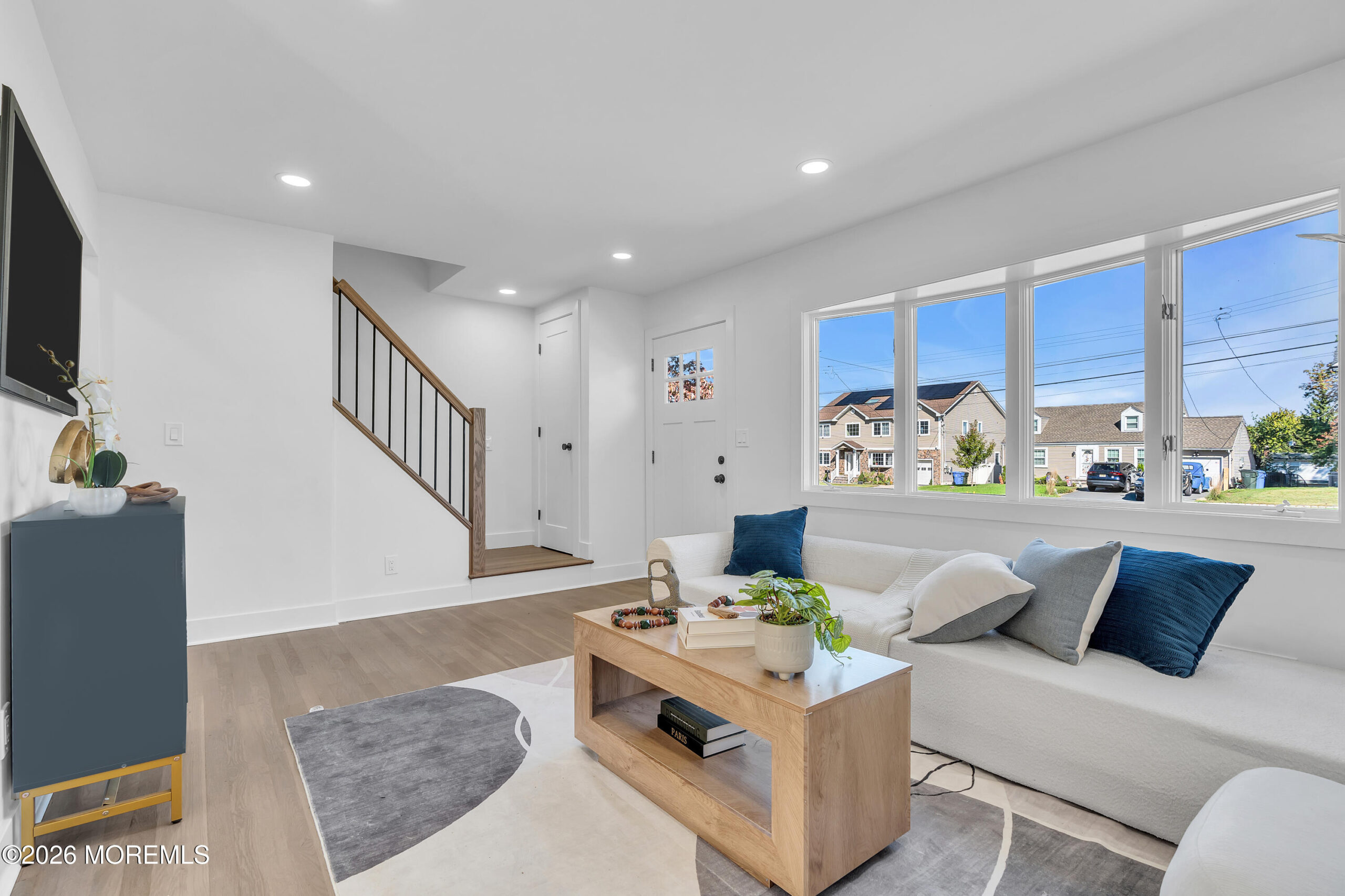 30 Pine Tree Drive Image 4