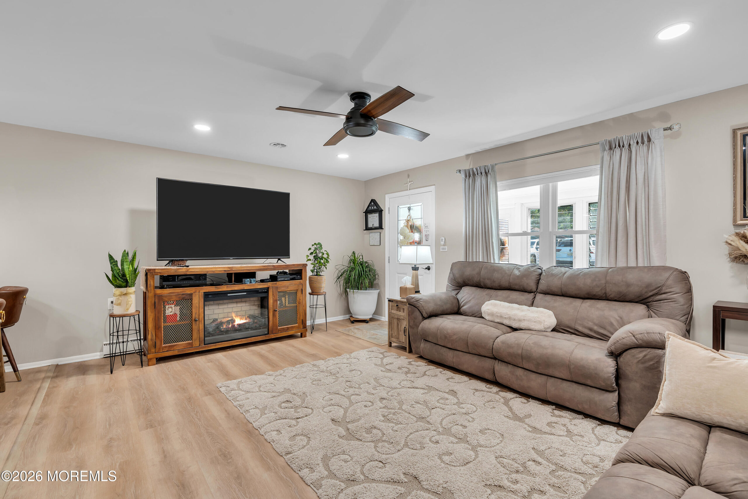 45c Cambridge Court Image 5