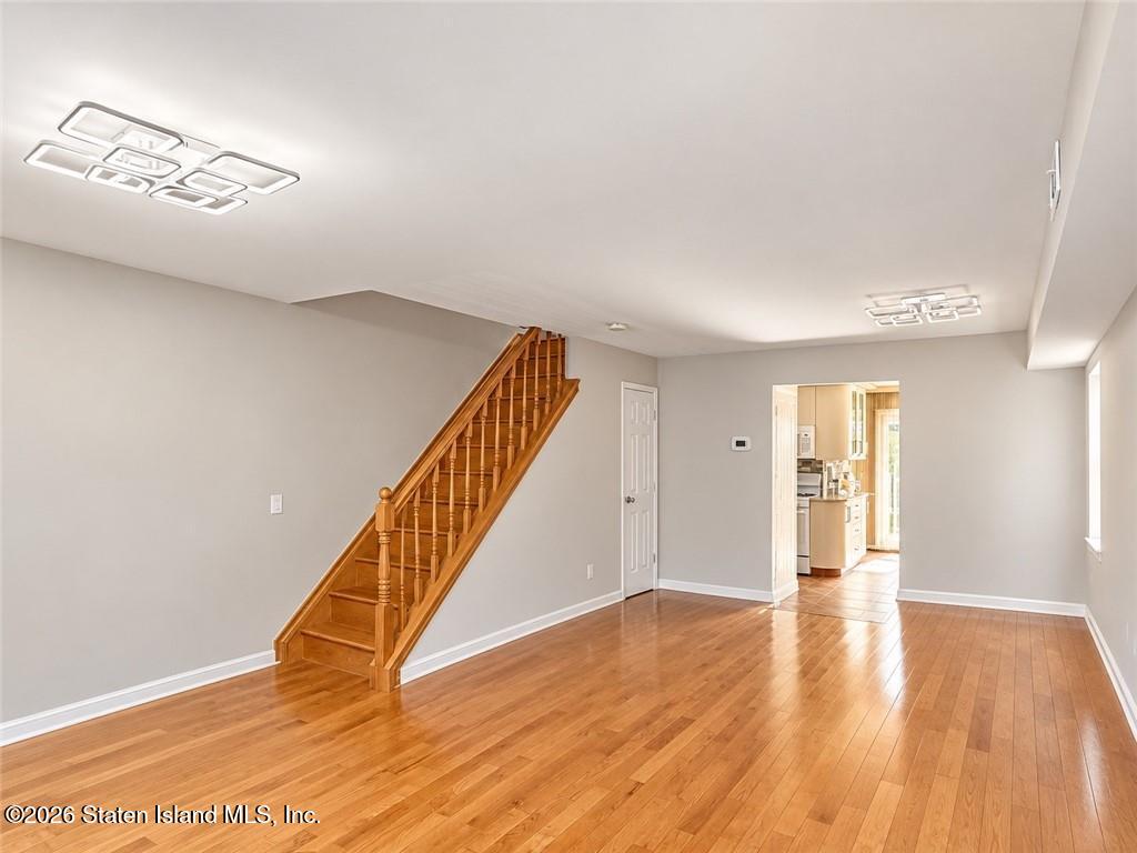 454 Raritan Avenue Image 4