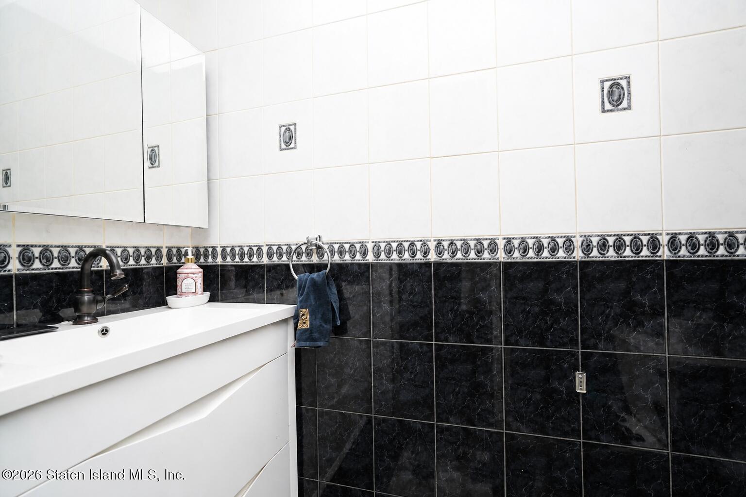 282 Seguine Avenue, Staten Island, NY, 10309 image 16