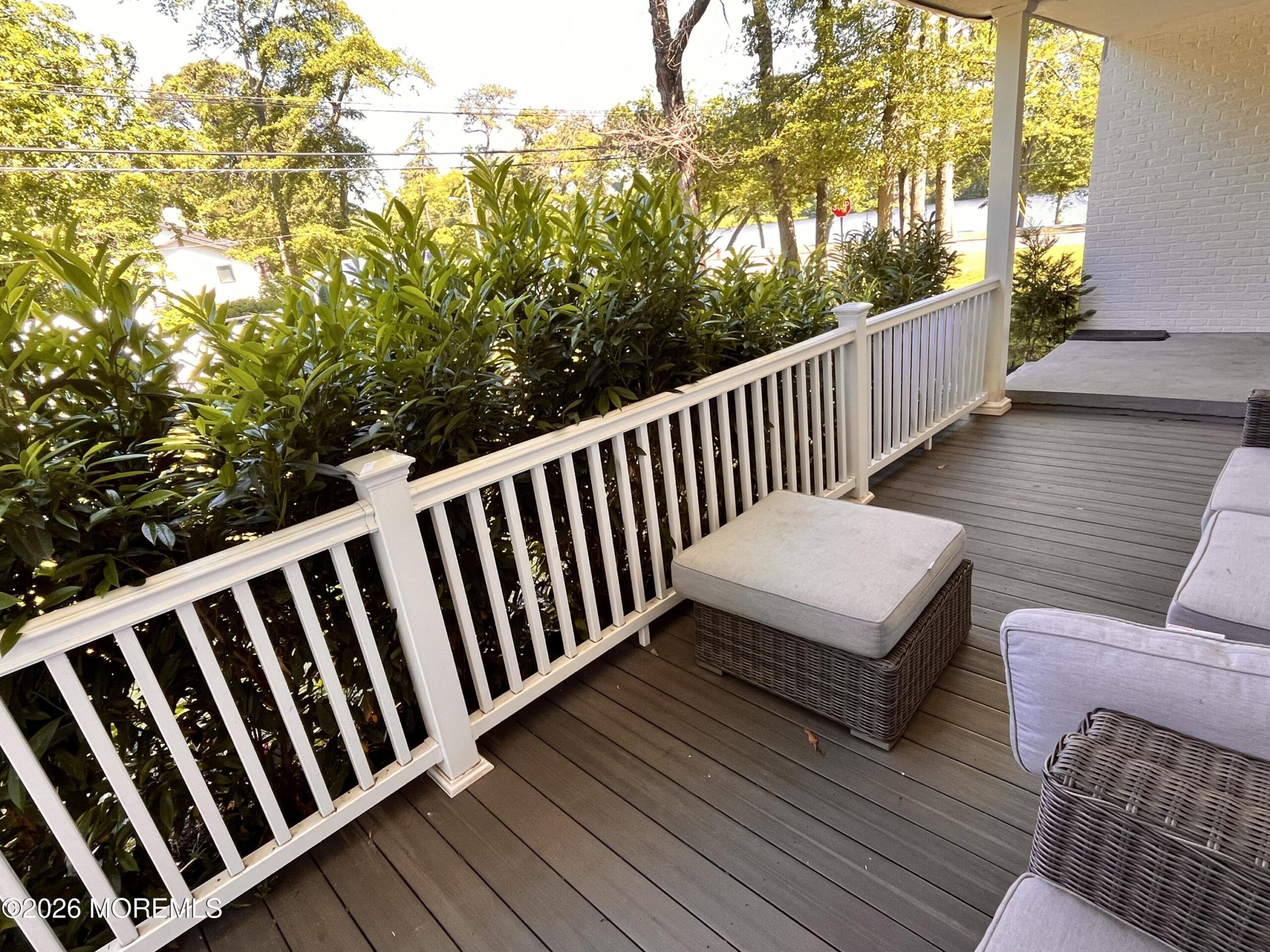 618 S Lake Drive Image 2