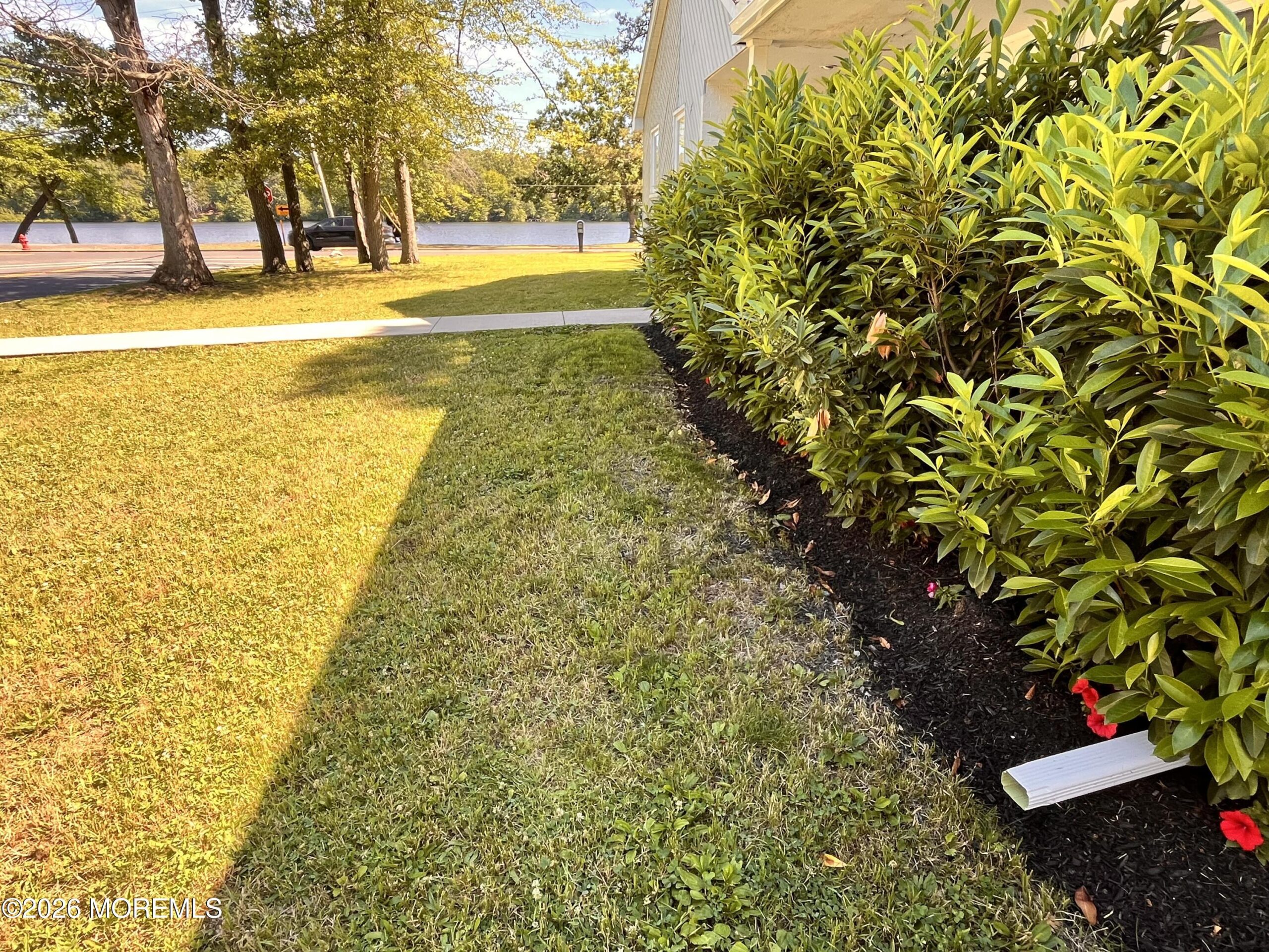 618 S Lake Drive Image 4