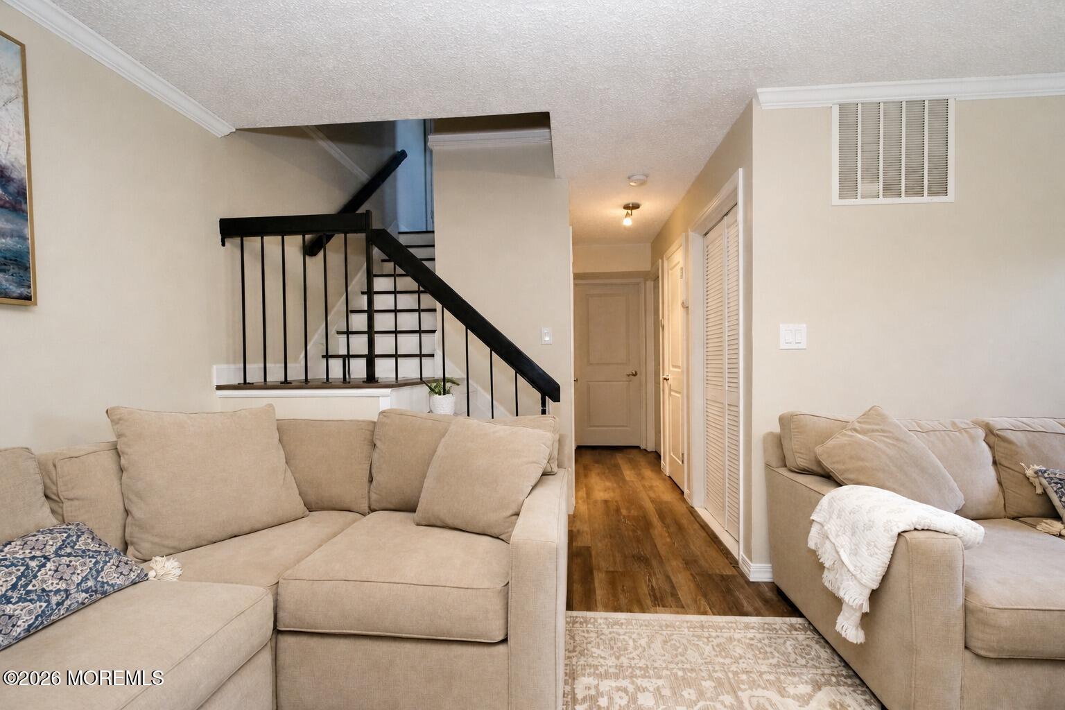 56 Farnham Square Image 2