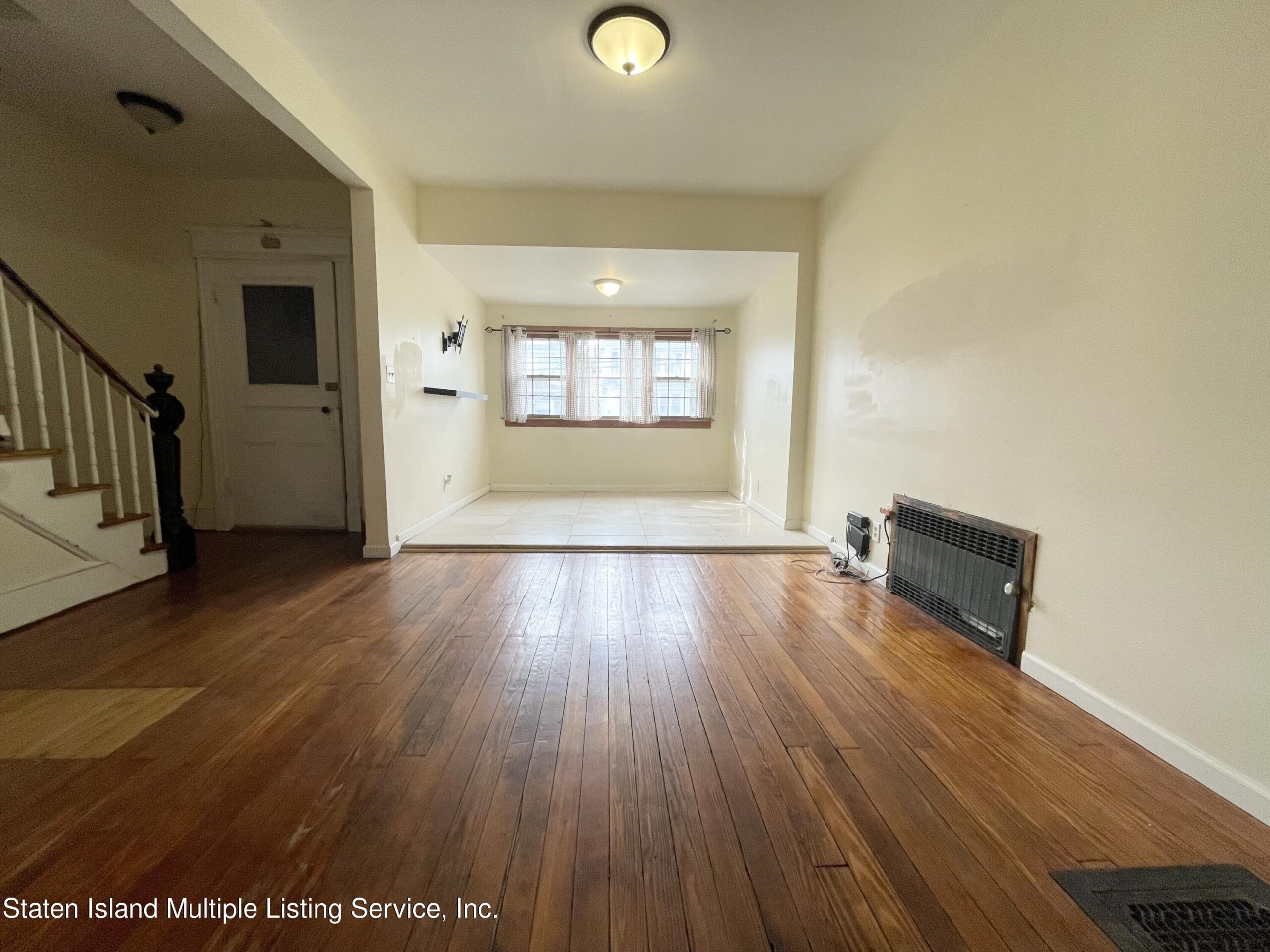 913 Post Avenue Image 4