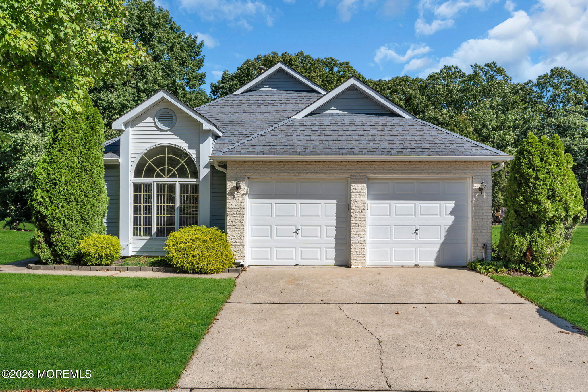 1562 Snowberry Court Image 4