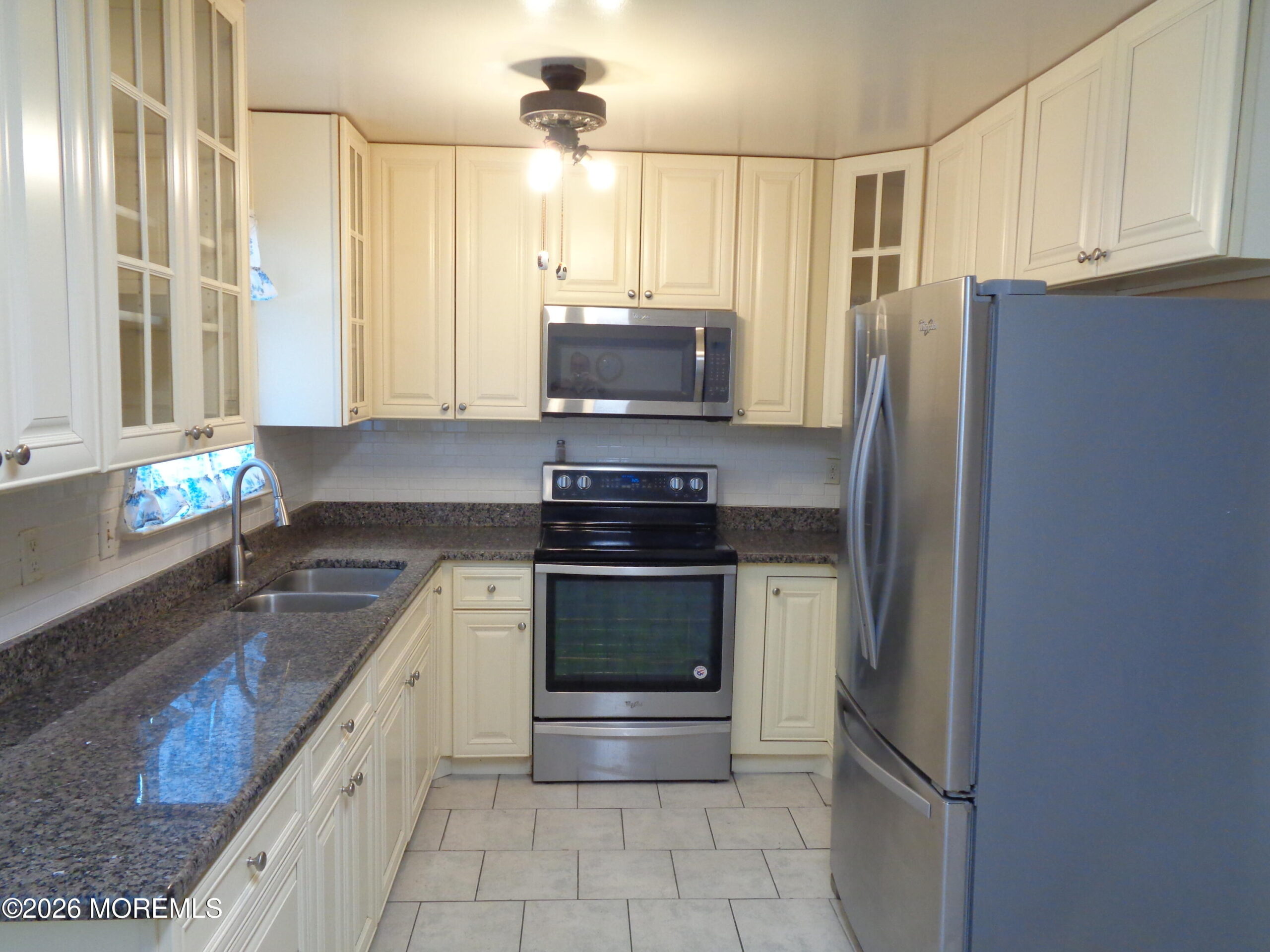 608 B Willow Lane Image 4