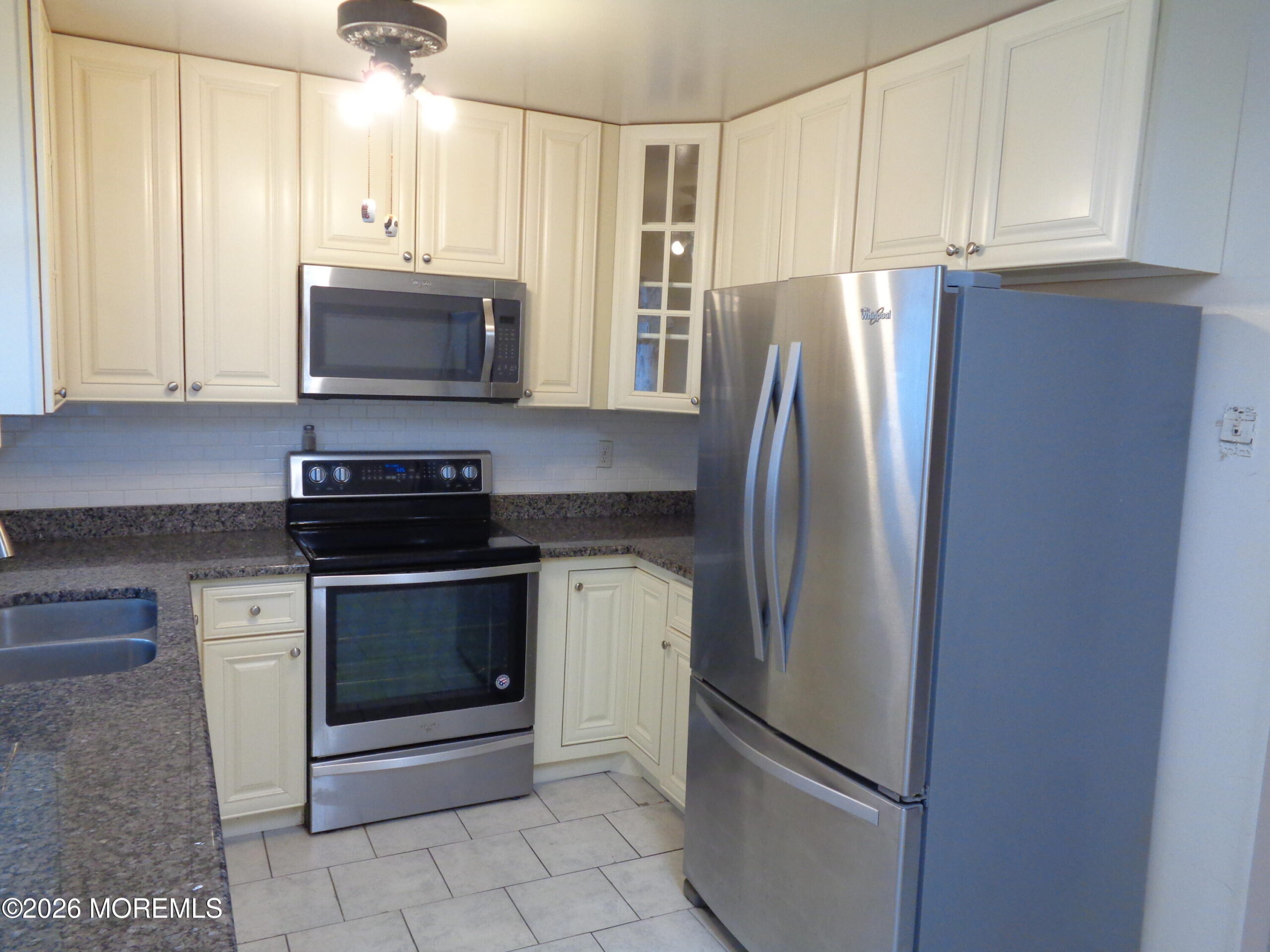 608 B Willow Lane Image 5
