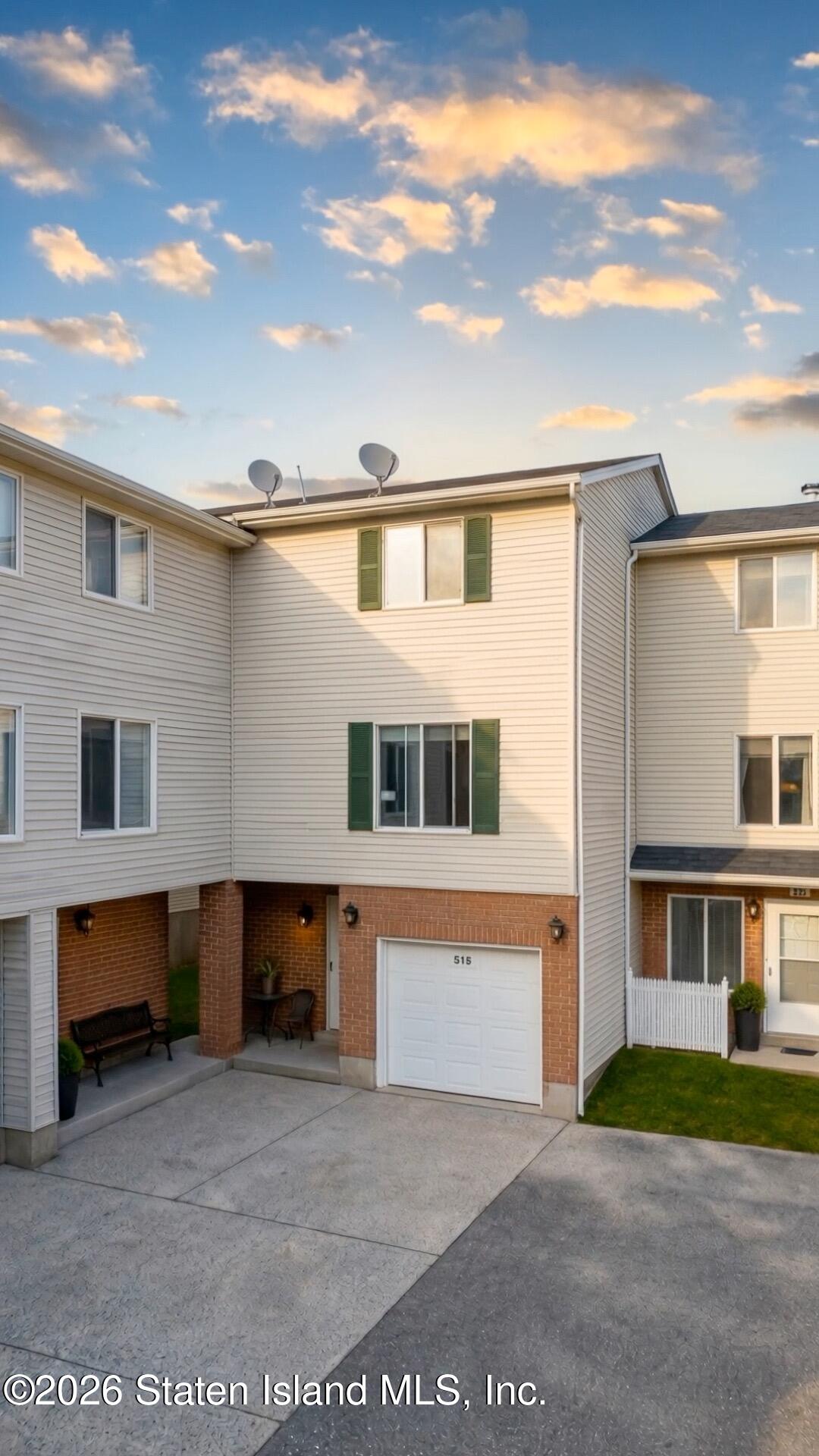 515 Ilyssa Way, Staten Island, NY, 10312