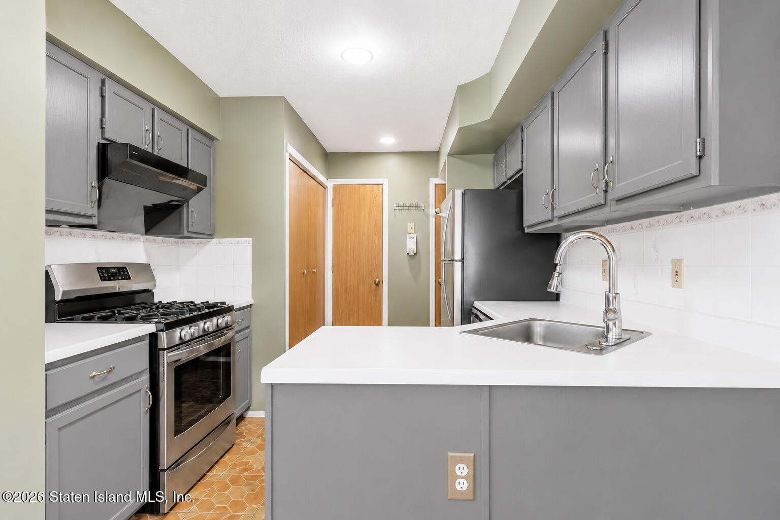 515 Ilyssa Way, Staten Island, NY, 10312 image 11