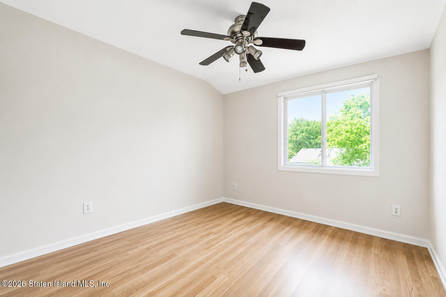 515 Ilyssa Way, Staten Island, NY, 10312 image 17
