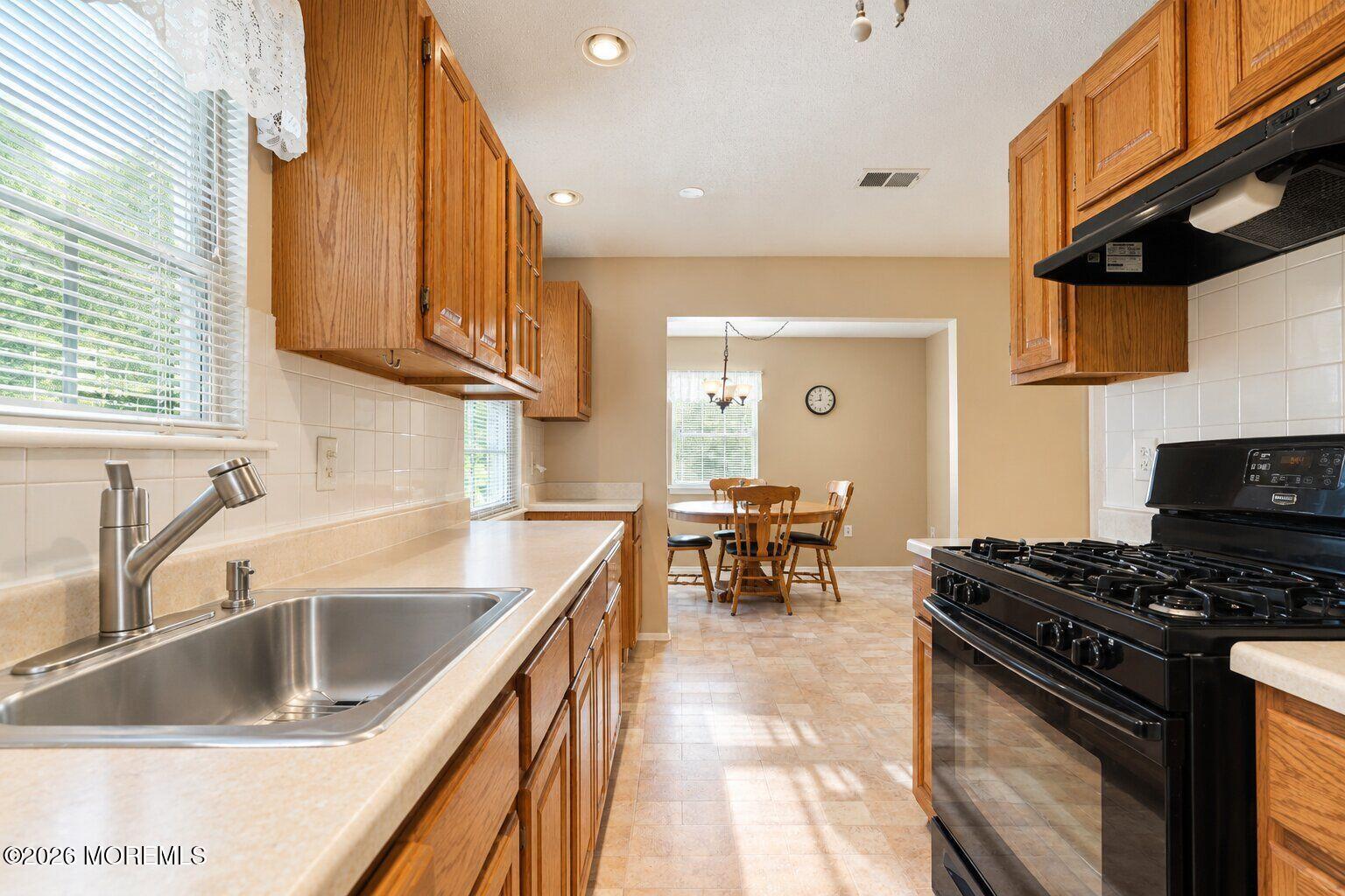 121 Farnworth Close, Freehold, NJ, 07728 image 8