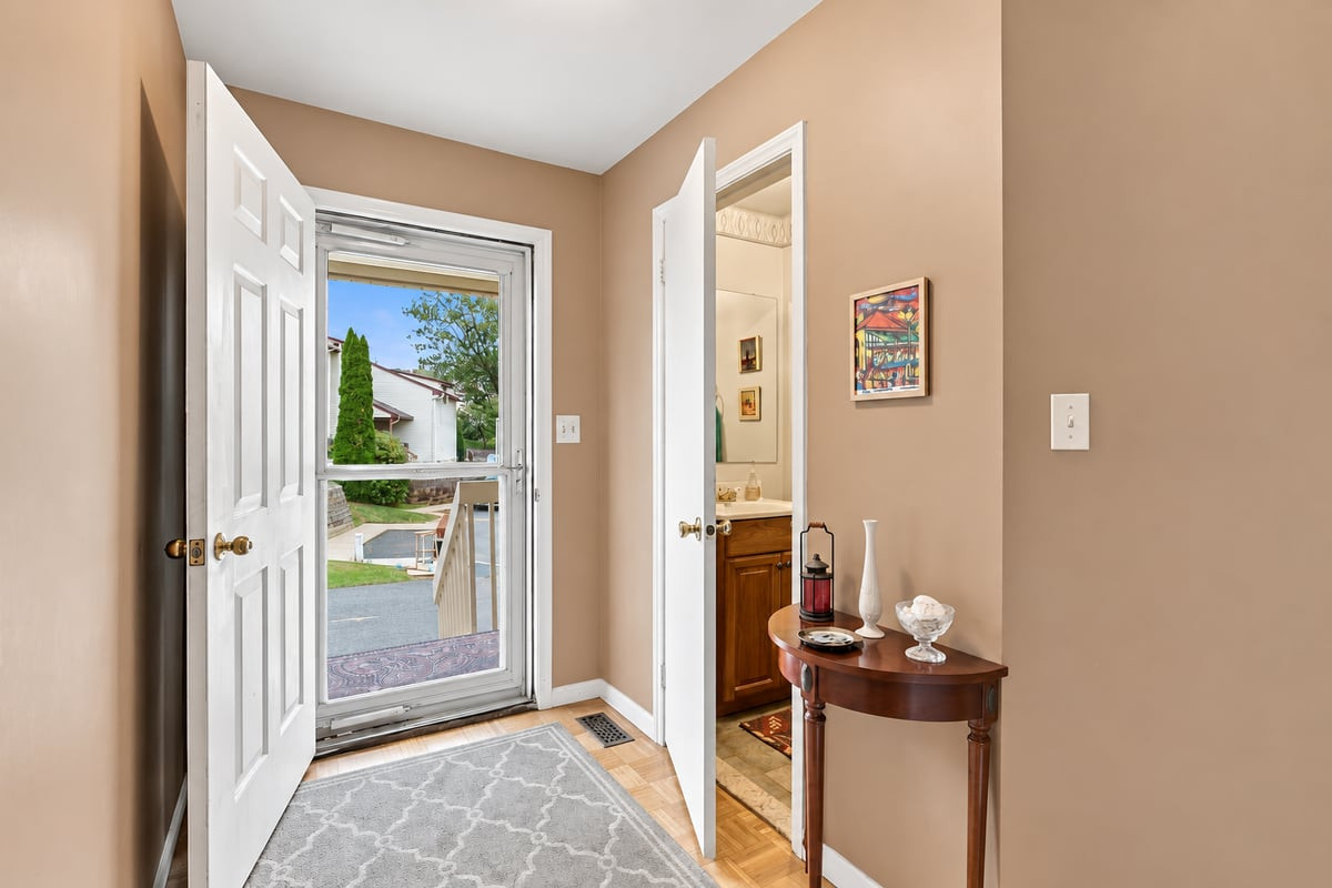 18 Oxford Lane Image 3
