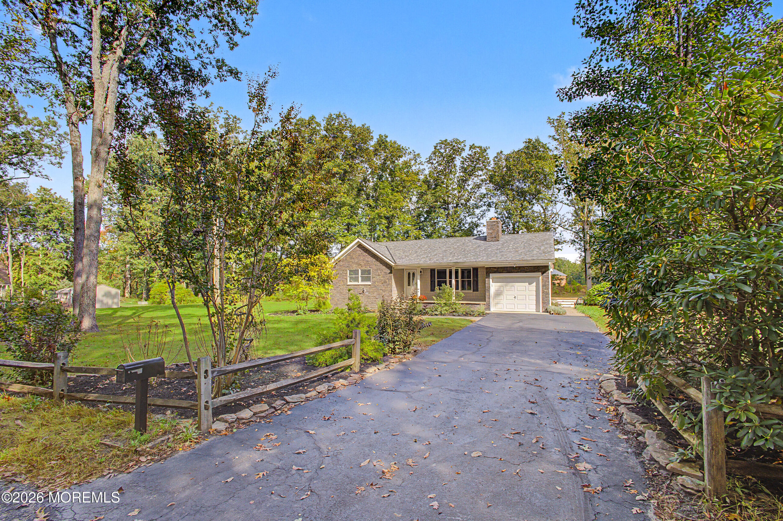 15 Hendrickson Drive Image 2
