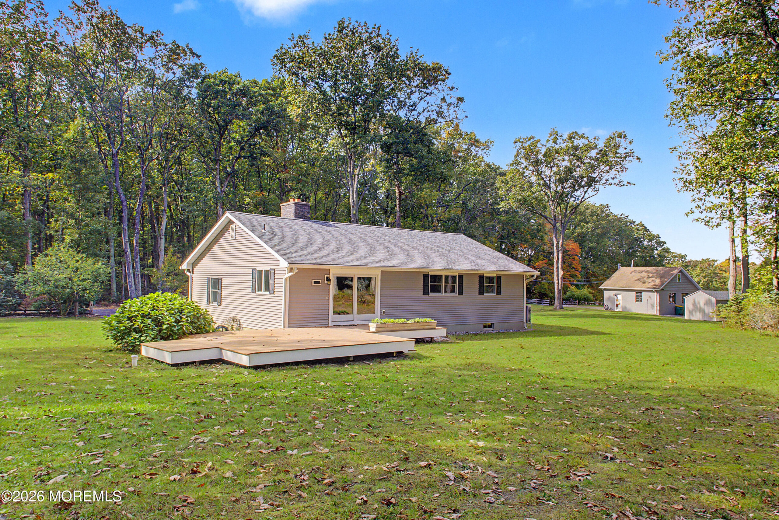 15 Hendrickson Drive Image 4