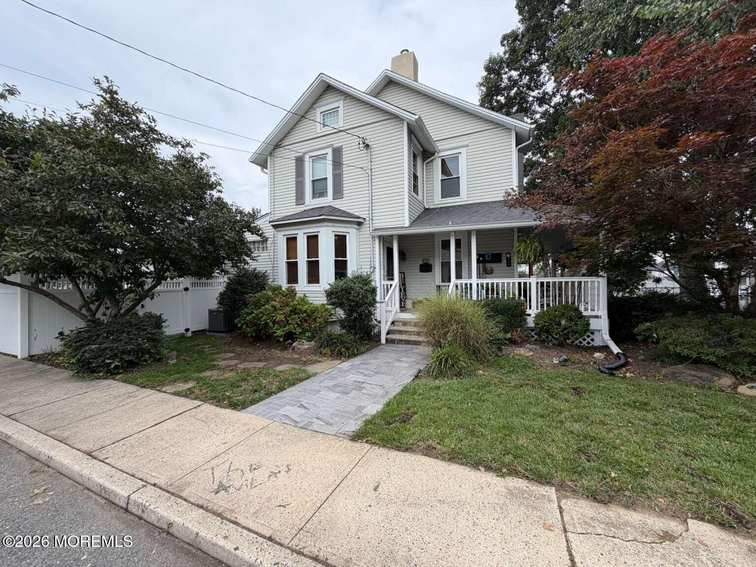 100 Grand Avenue Image 2