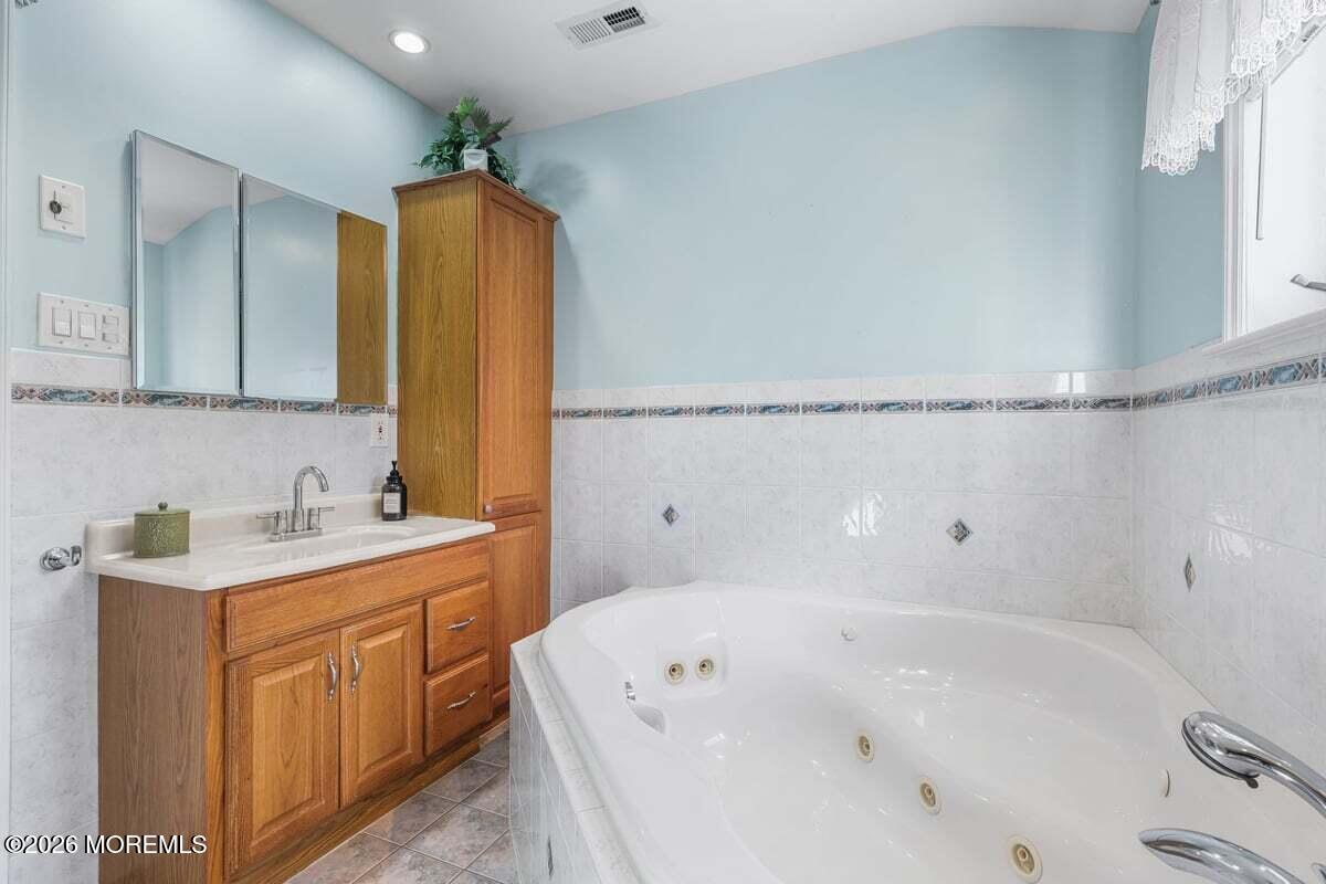 194 Starlight Court, Old Bridge, NJ, 08857 image 26