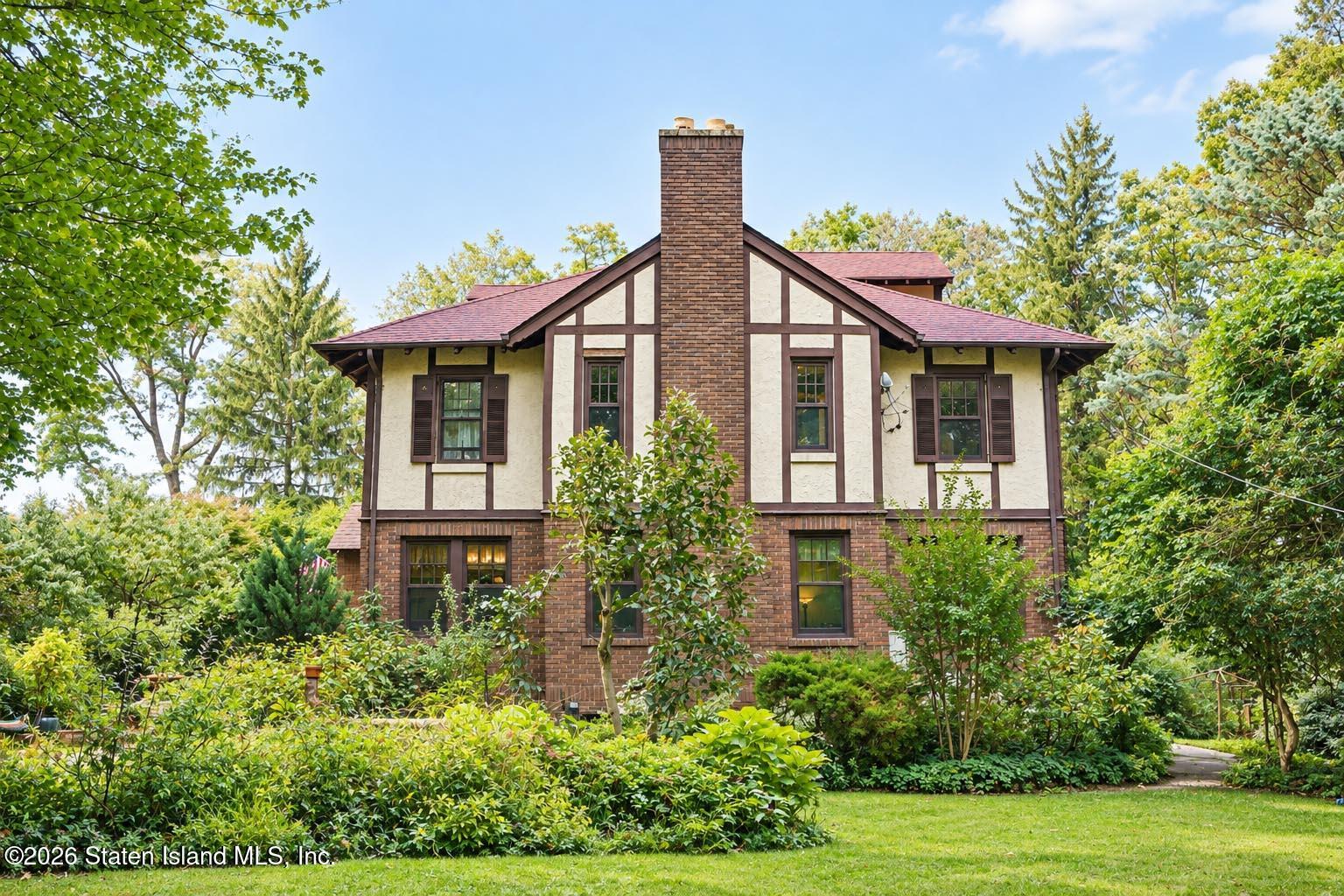231 Douglas Road, Staten Island, NY, 10304
