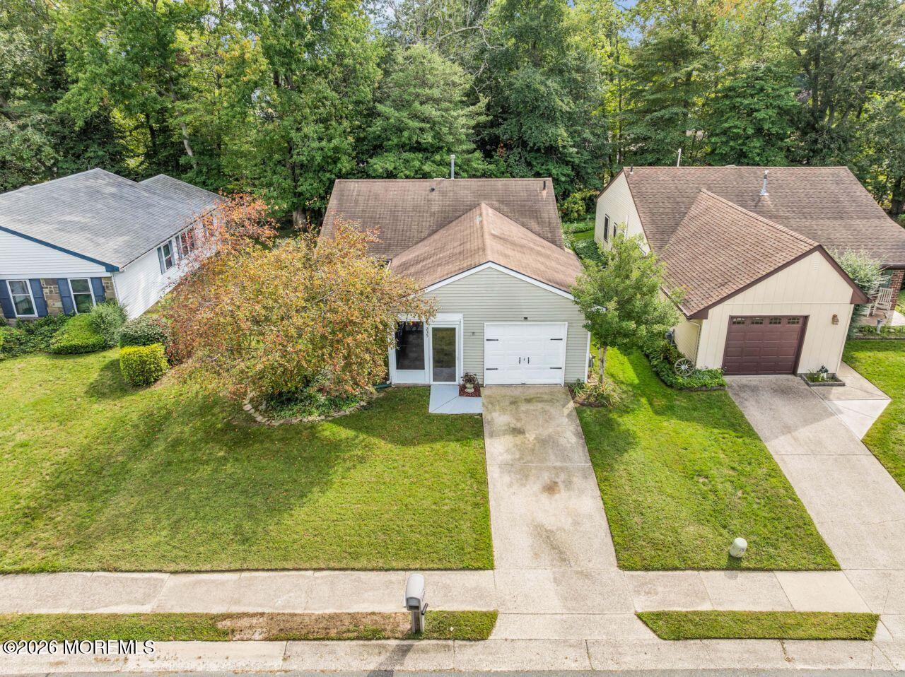 235 Lexington Drive Image 2