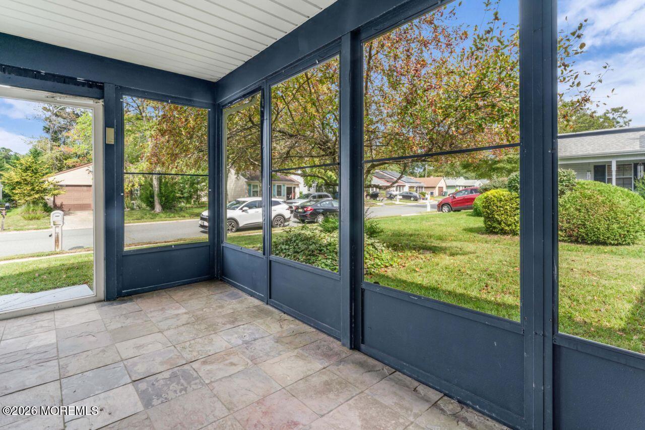 235 Lexington Drive Image 4