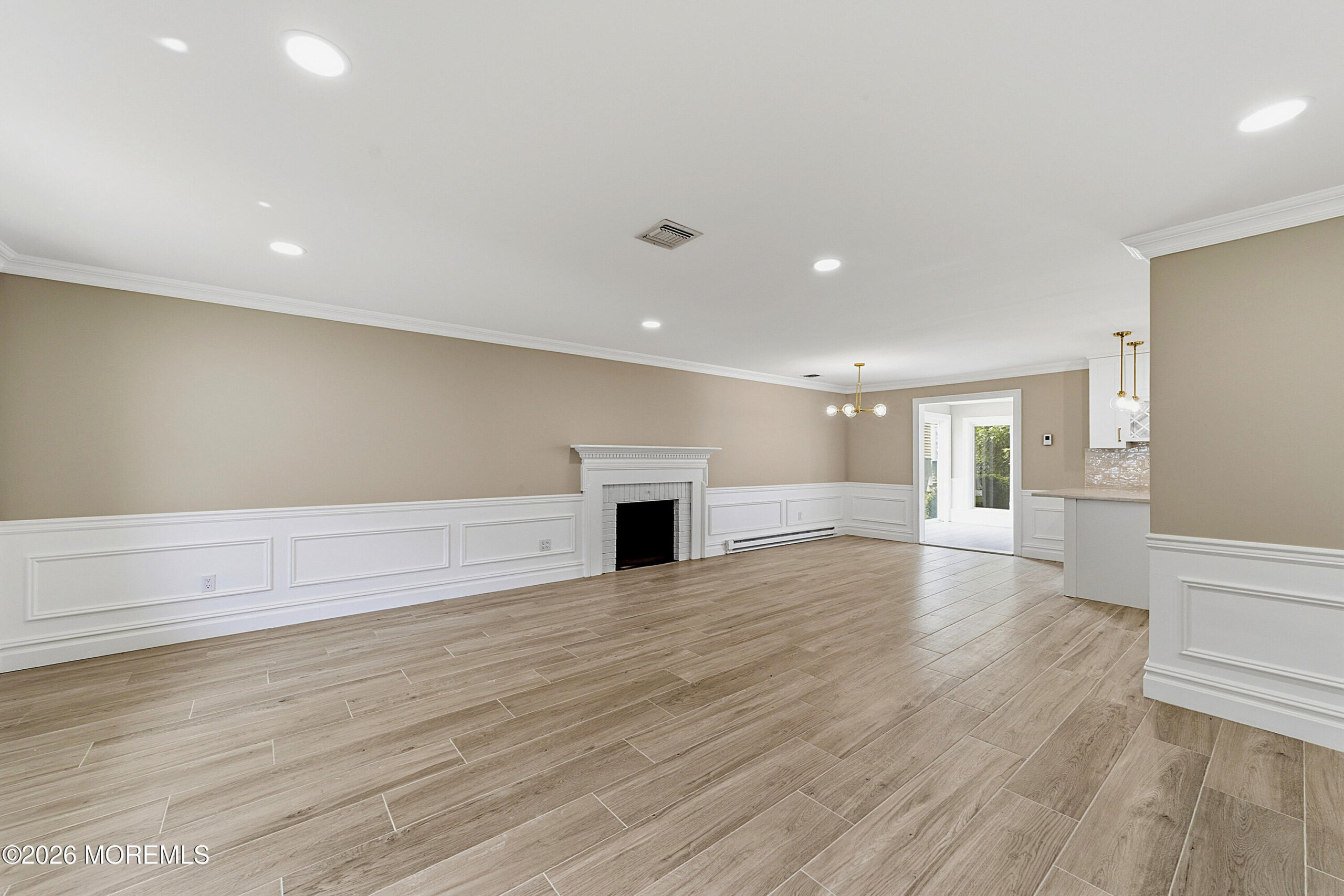 66 Essex Road 66B Image 3