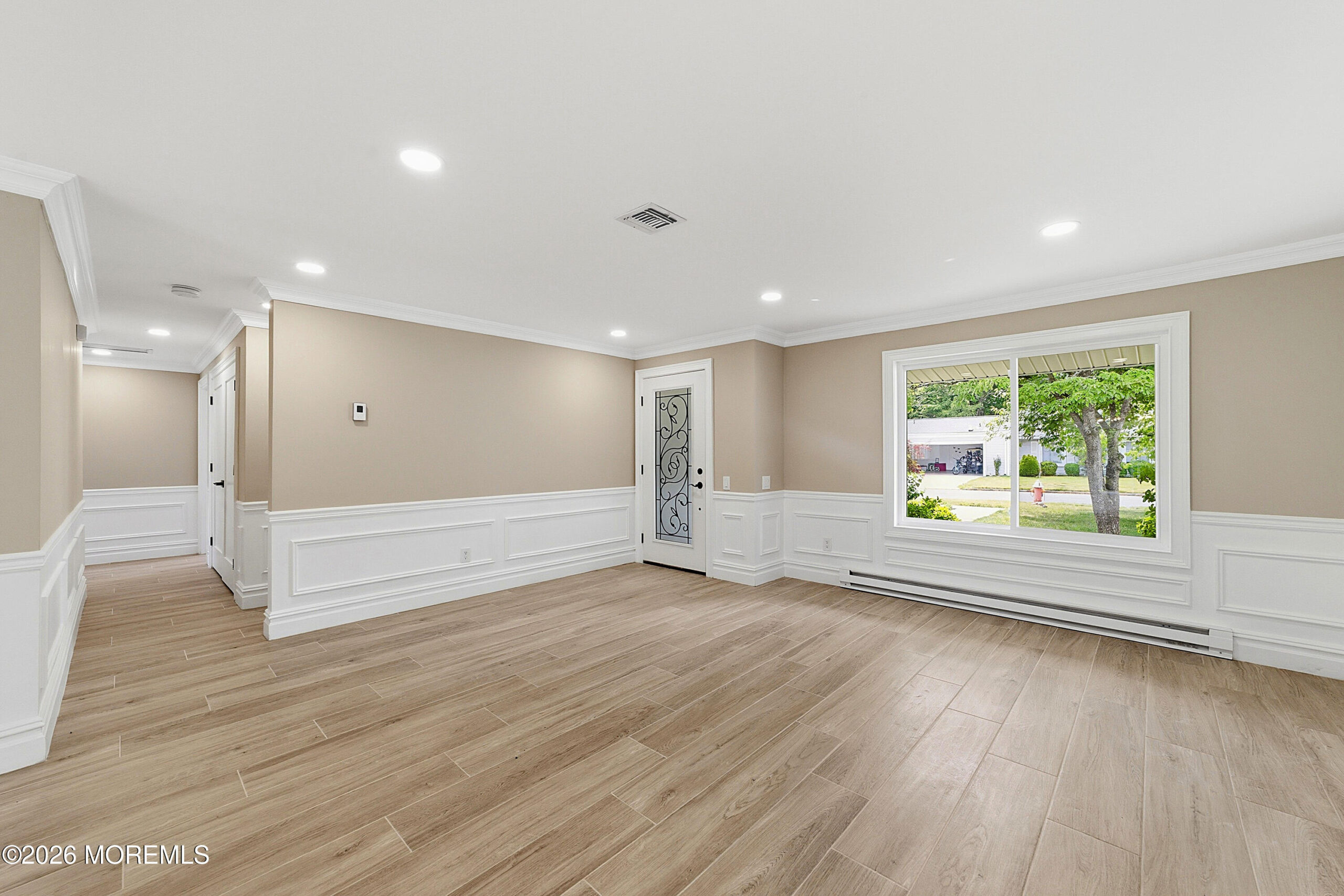 66 Essex Road 66B Image 4