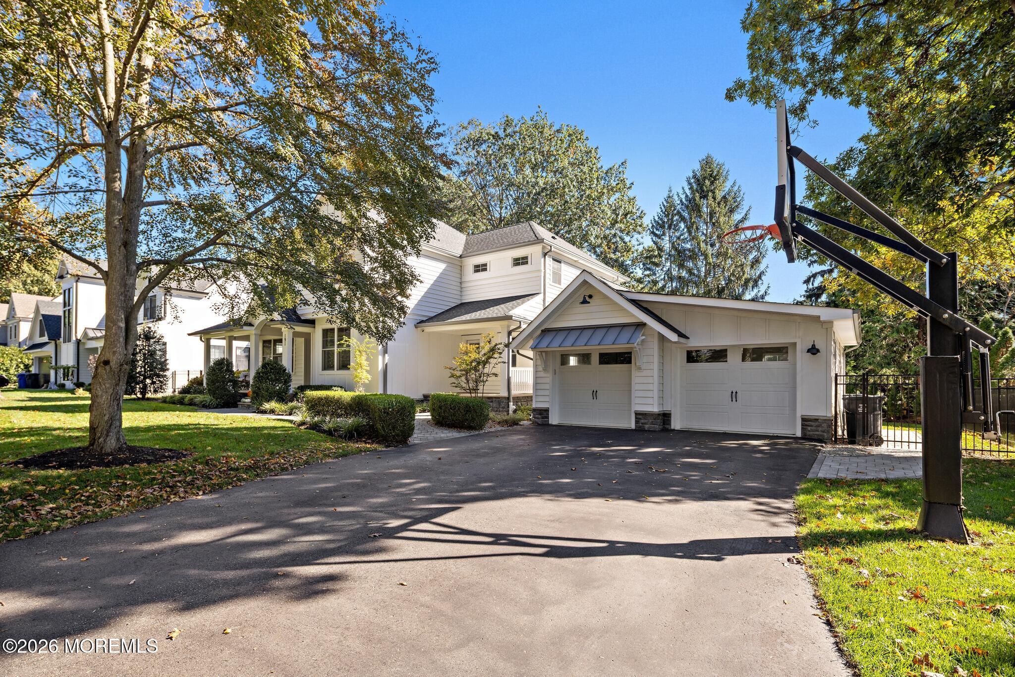 191 Oak Place Image 3