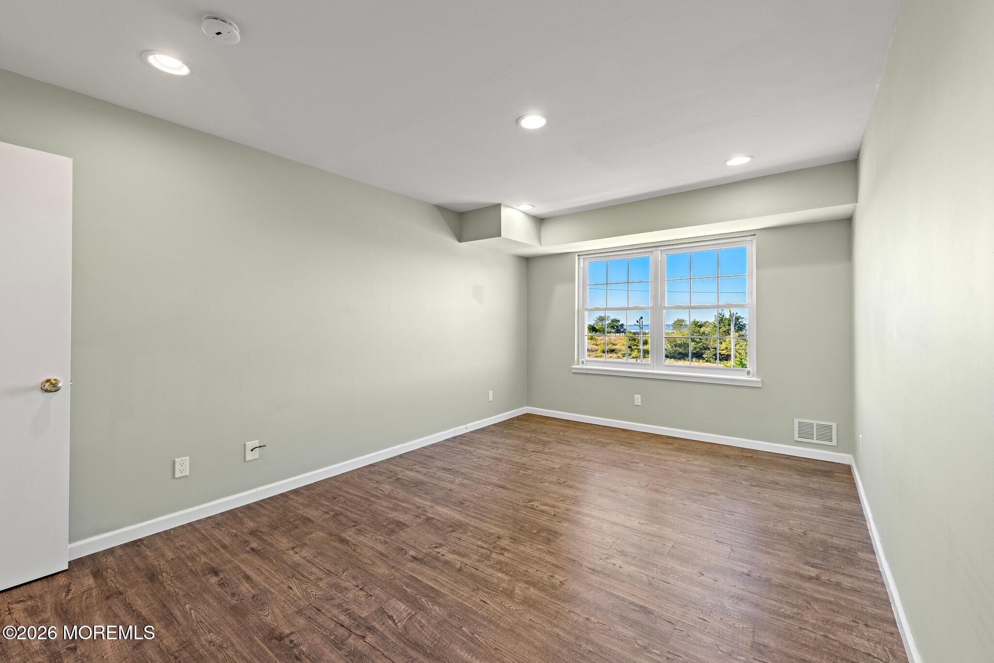 416 Beachway Avenue 4C, Keansburg, NJ, 07734 image 25