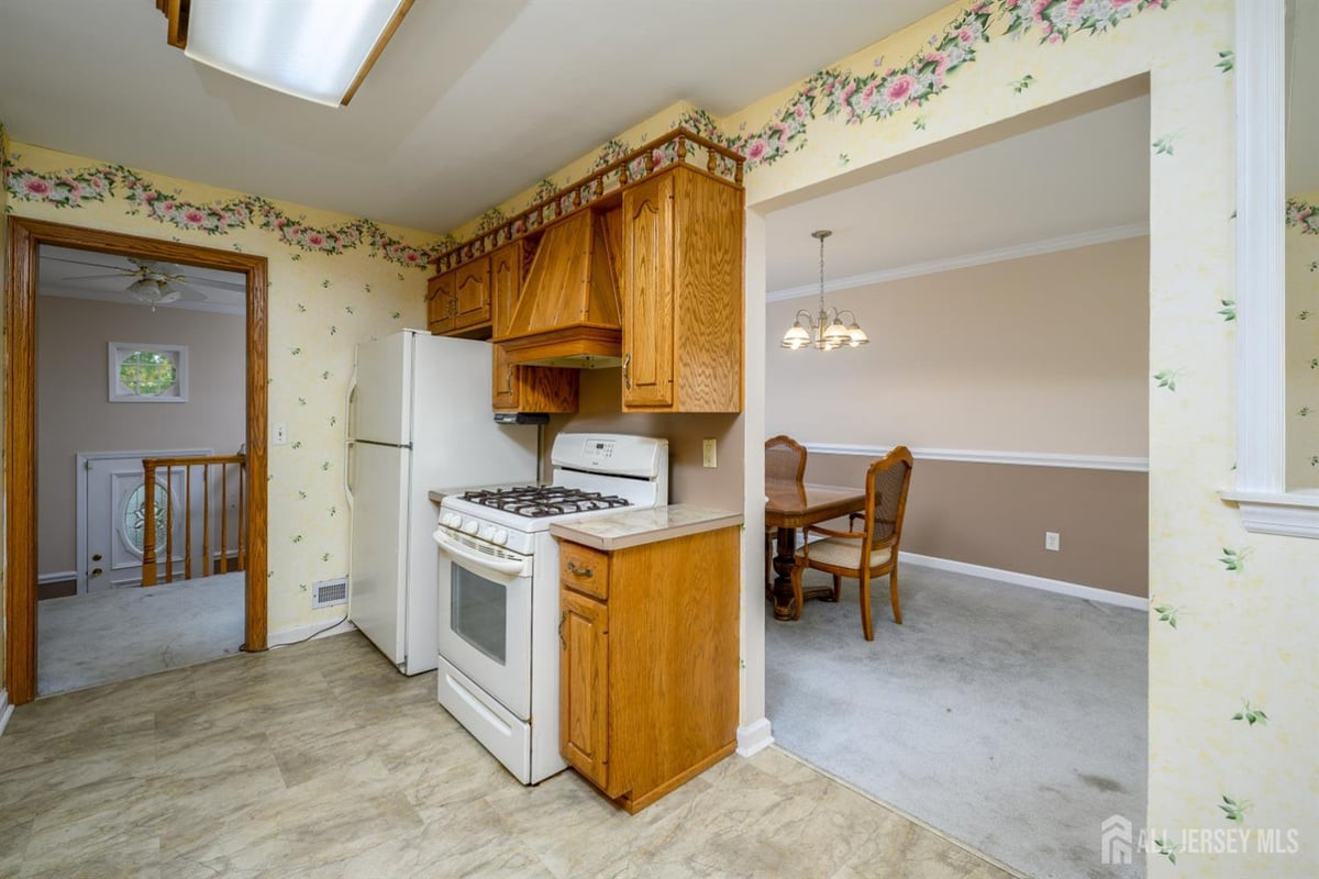 95 New Dover Avenue, Colonia, NJ, 07067 image 21