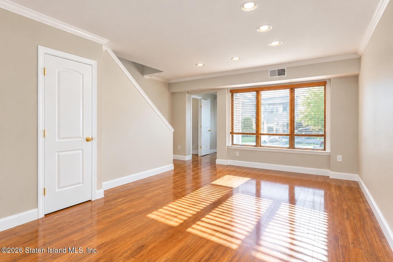 108 Hampton Green Image 5