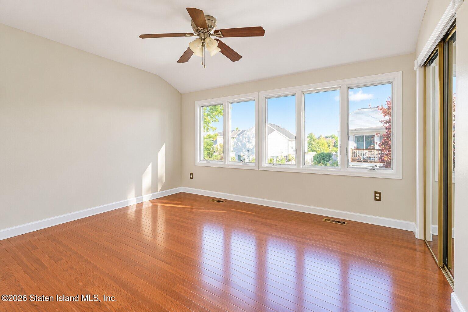 108 Hampton Green, Staten Island, NY, 10312 image 18