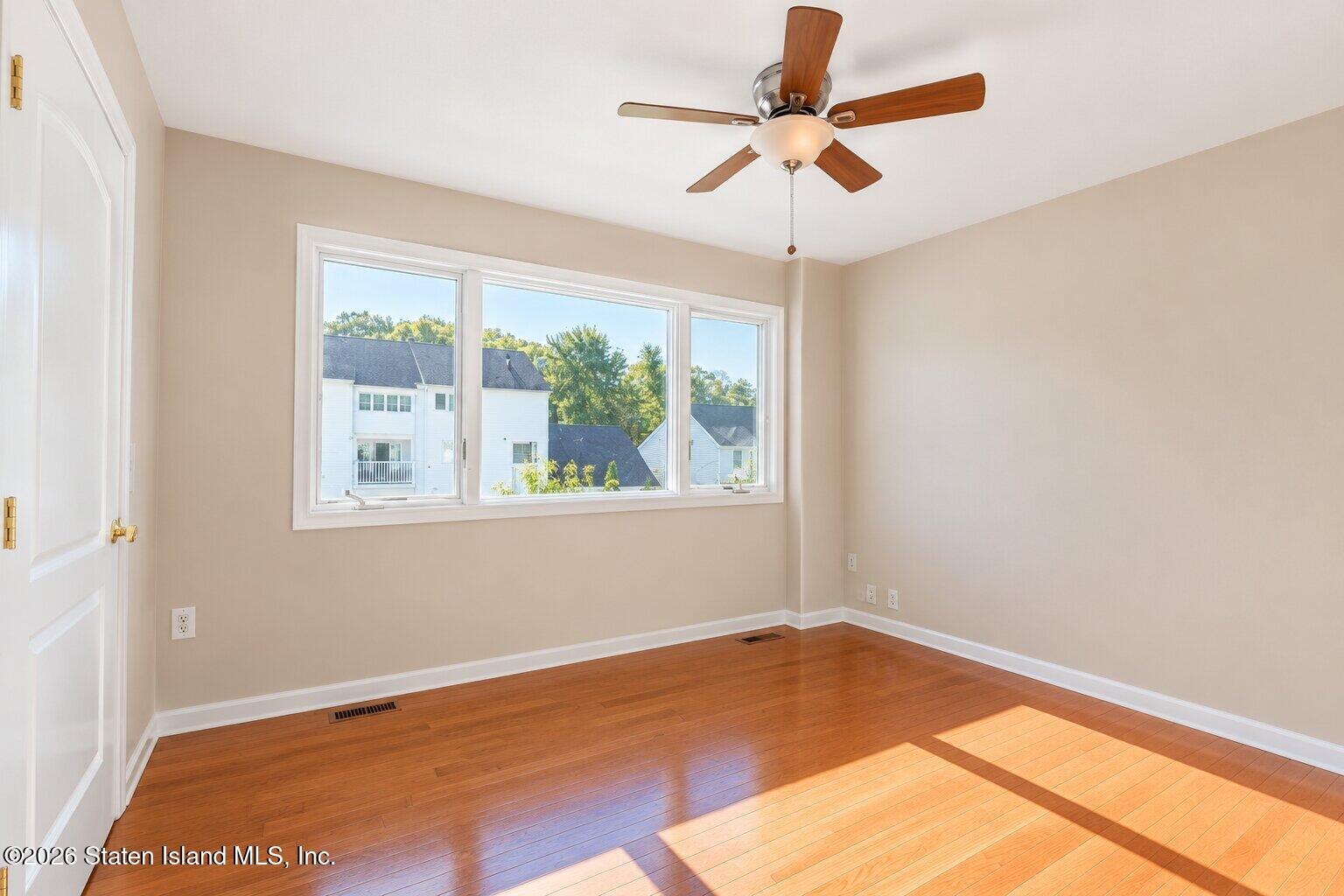 108 Hampton Green, Staten Island, NY, 10312 image 16
