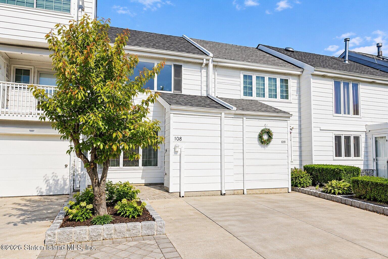 108 Hampton Green, Staten Island, NY, 10312