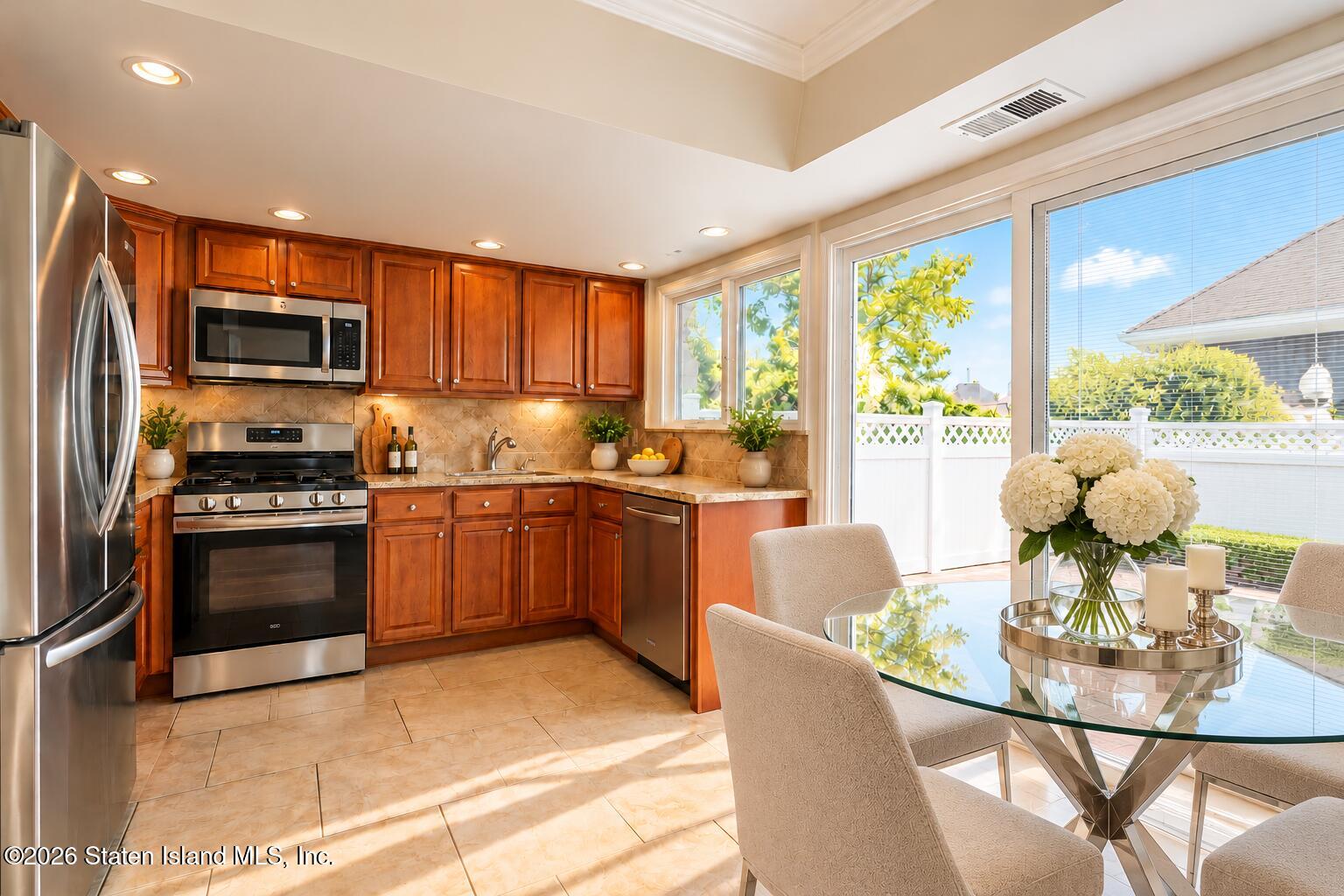 108 Hampton Green, Staten Island, NY, 10312 image 11