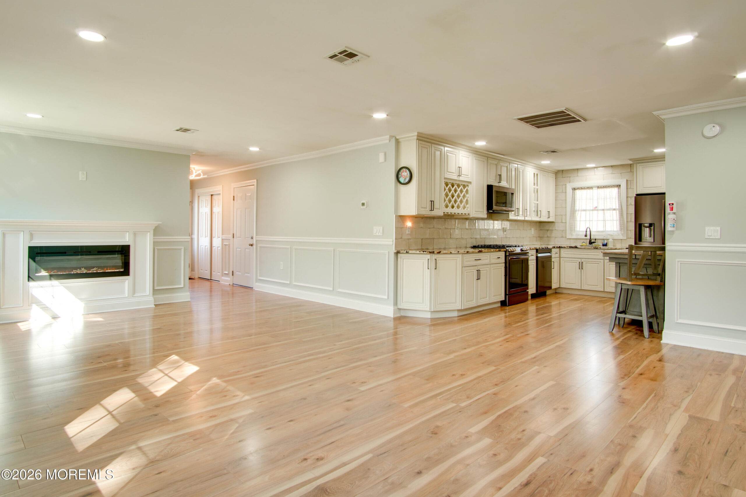 46 Pulaski Boulevard Image 4