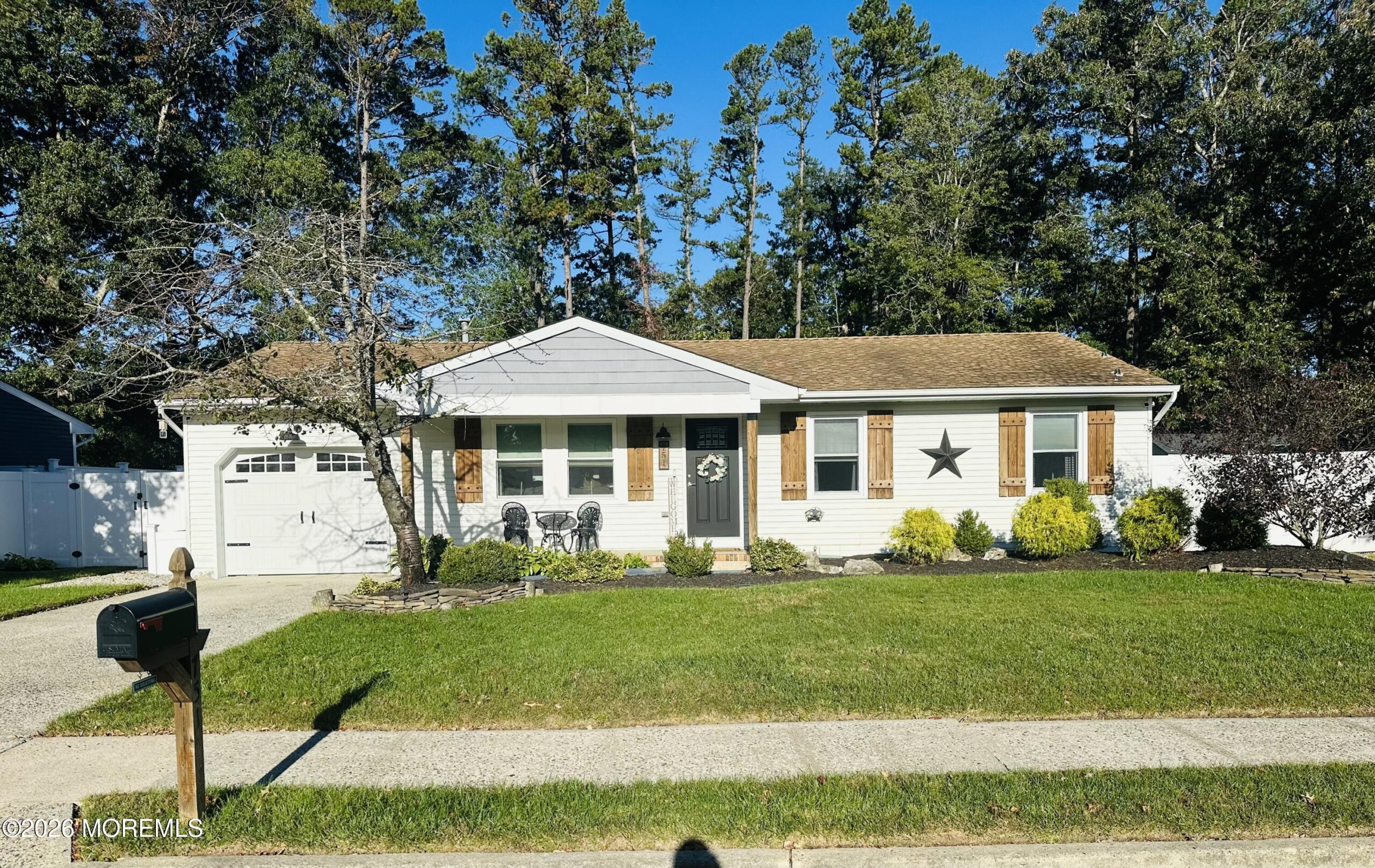 751 N Oak Road Image 3