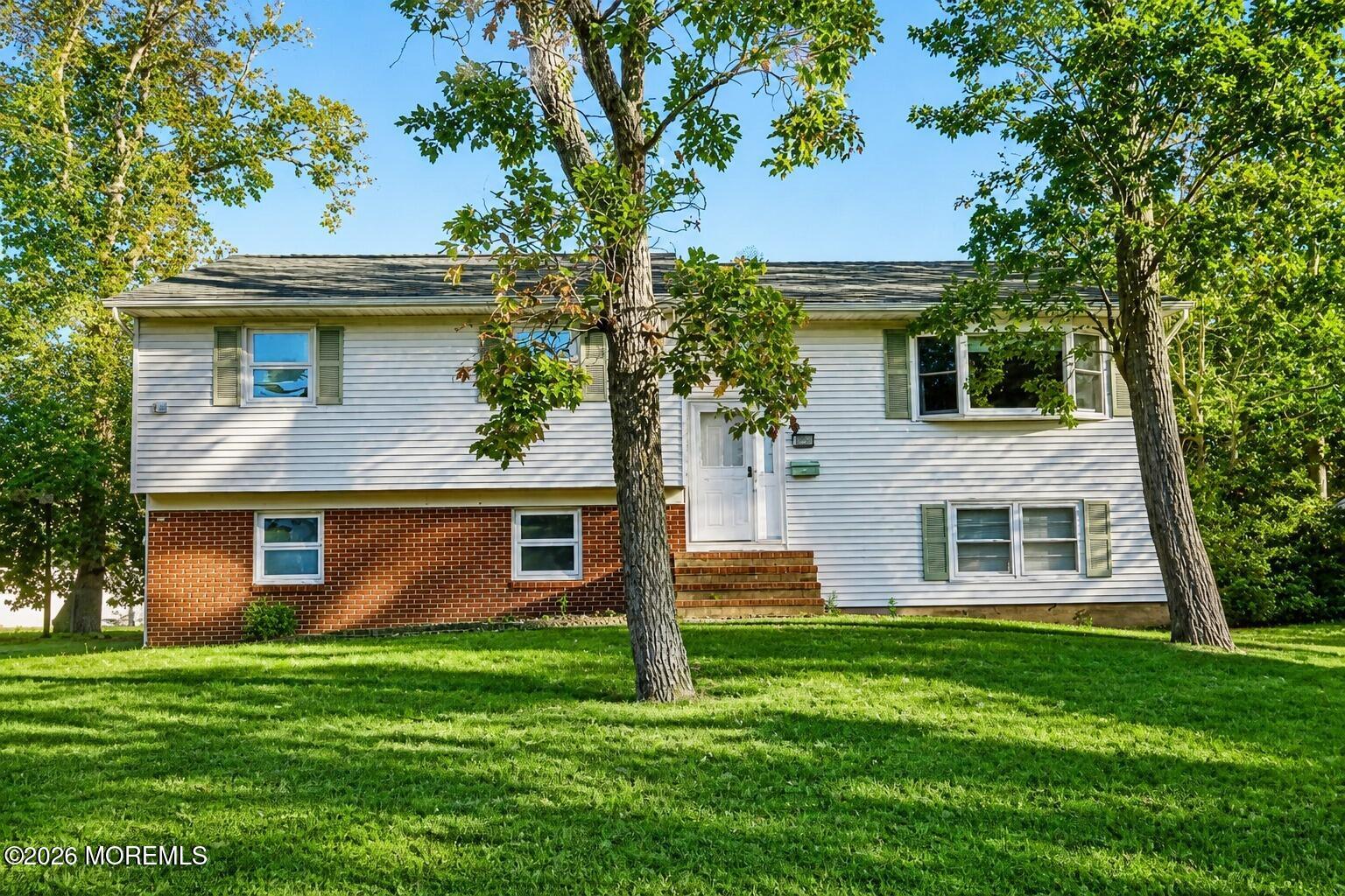 532 Robinhood Road Image 3