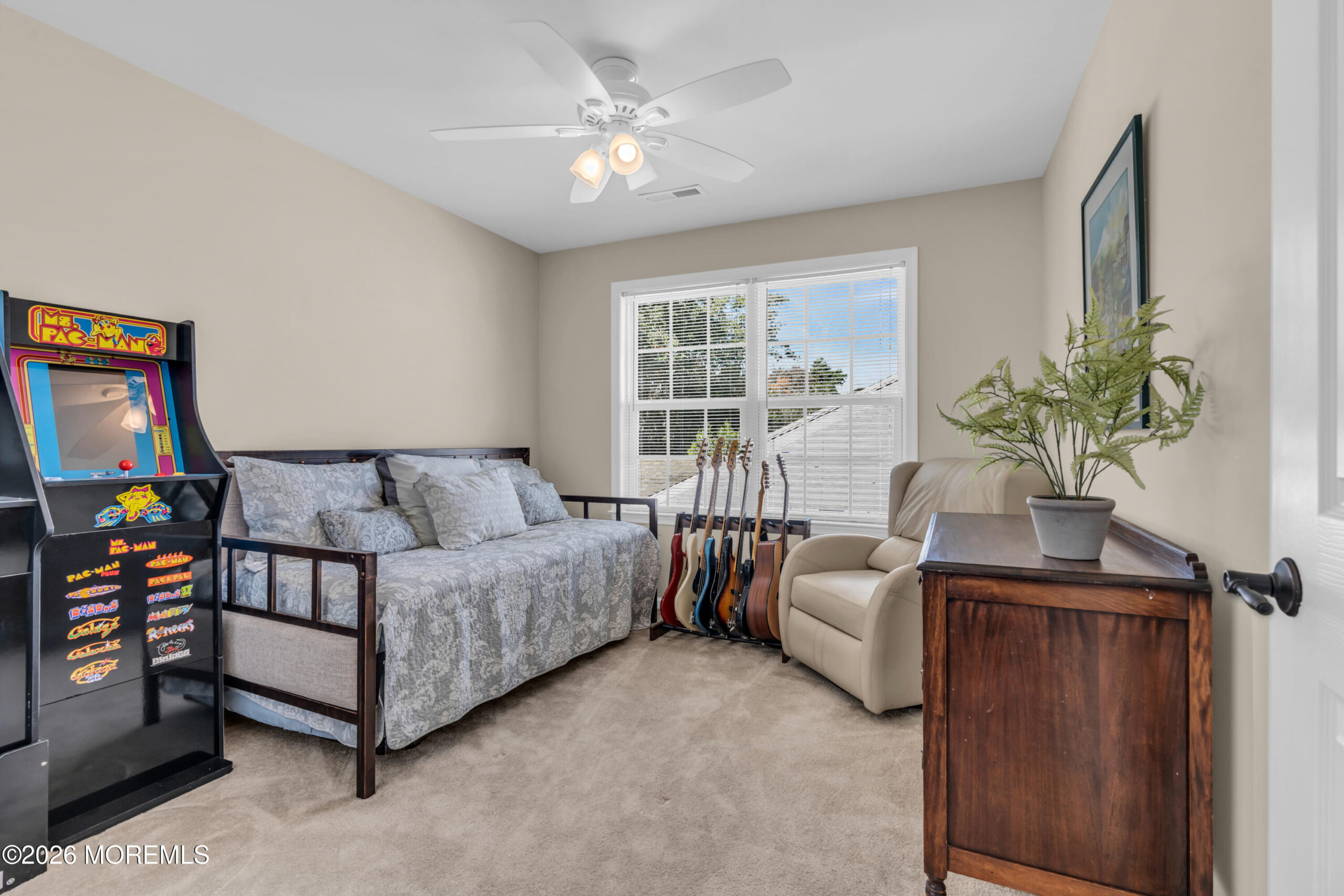 18 W Campania Lane, Farmingdale, NJ, 07727 image 51