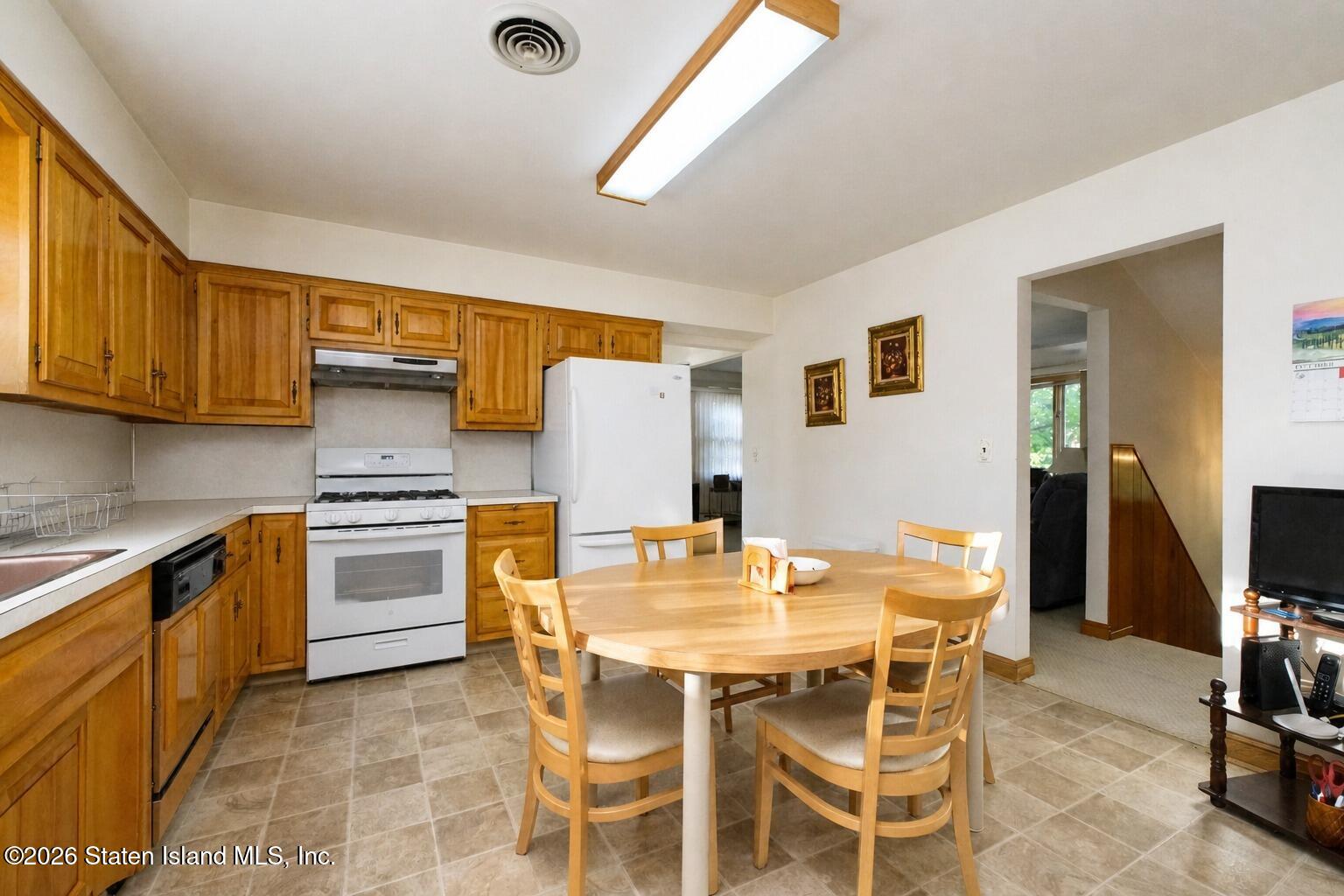 50 Jerome Road, Staten Island, NY, 10305 image 9