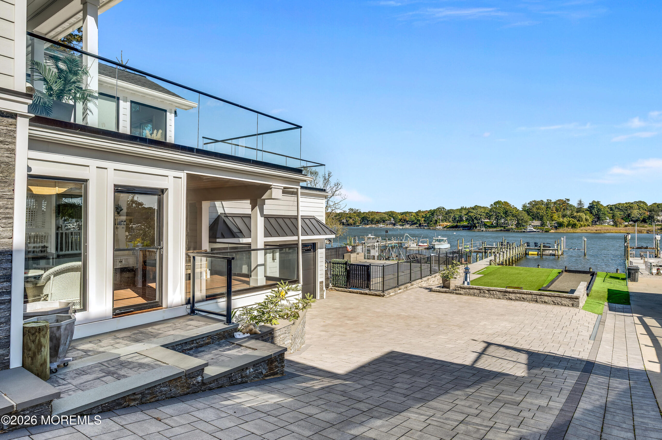 139 N Riverside Drive Image 3