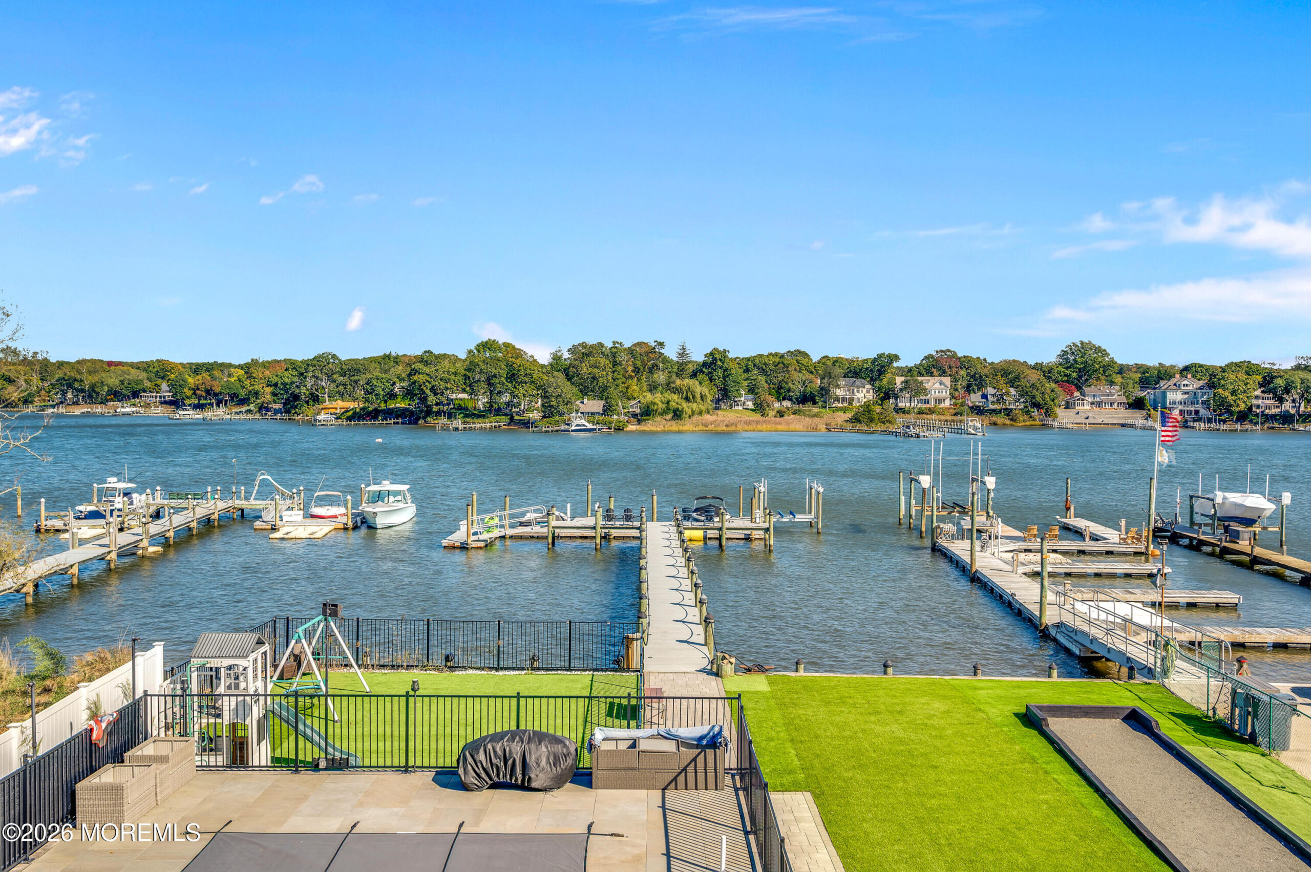 139 N Riverside Drive Image 2