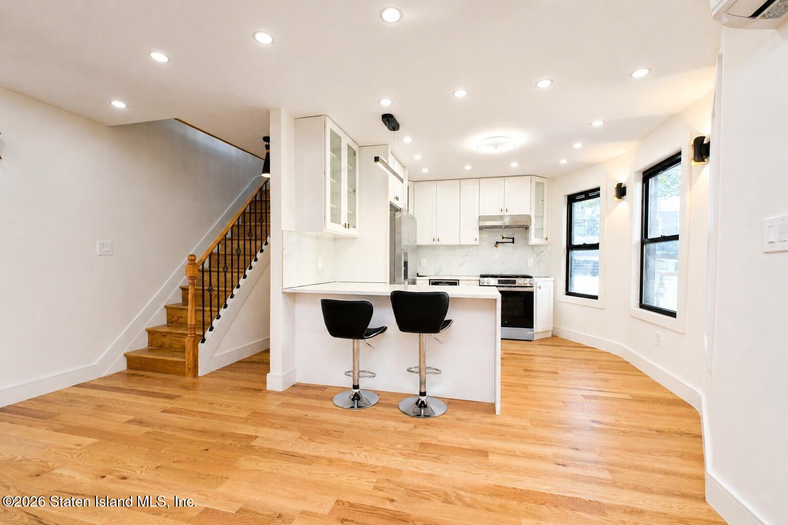 838 Troy Avenue Image 4