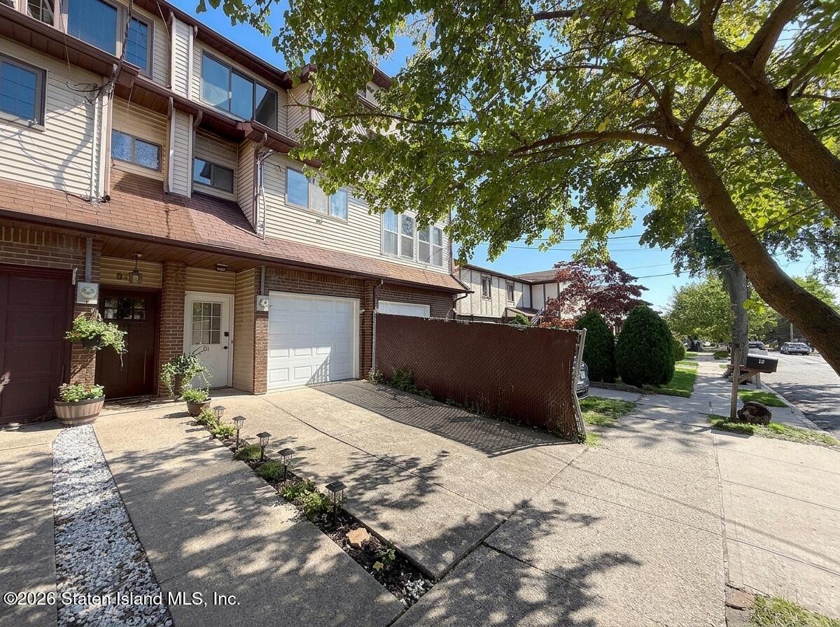 81 Robinson Avenue, Staten Island, NY, 10312