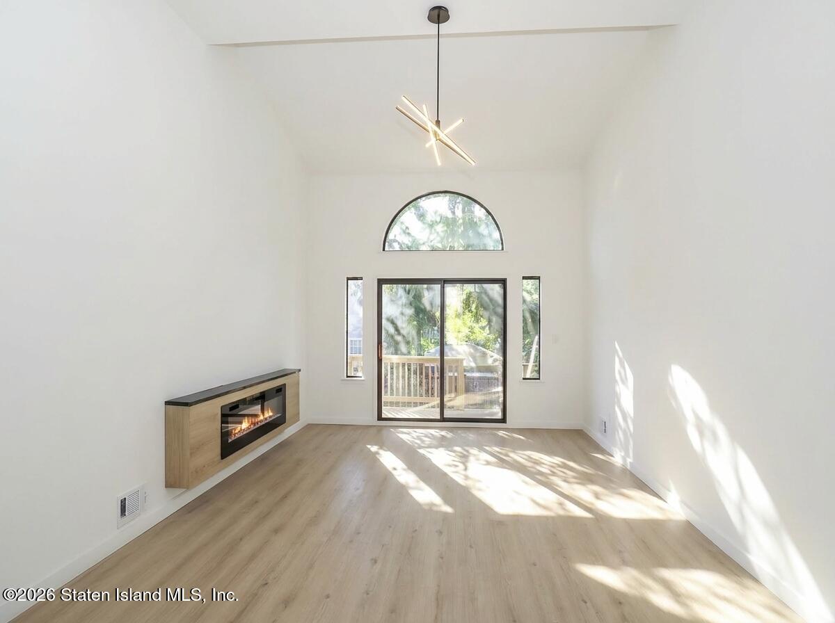 81 Robinson Avenue Image 3